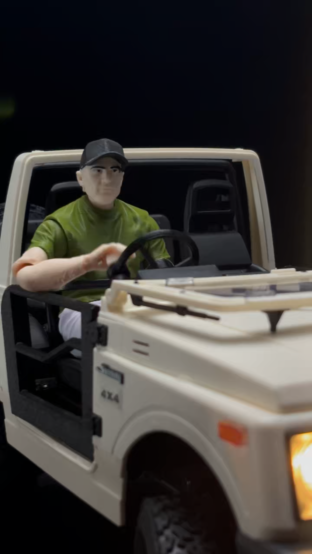 1:10 Suzuki Jimny JA11 Scale Off-Road Crawler | Custom RC with 3D-Printed Moving Driver Figure, Ready-to-Run