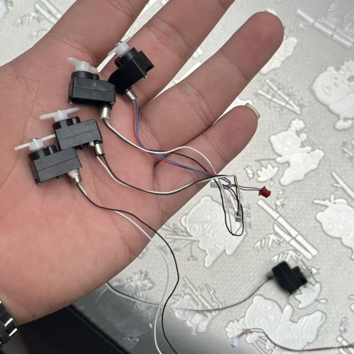 1.7g 2-Wire Servo Micro Reduction Motor DIY Ultra-Small Model Robot Reduction Motor Coreless Mini Motor  DJ9