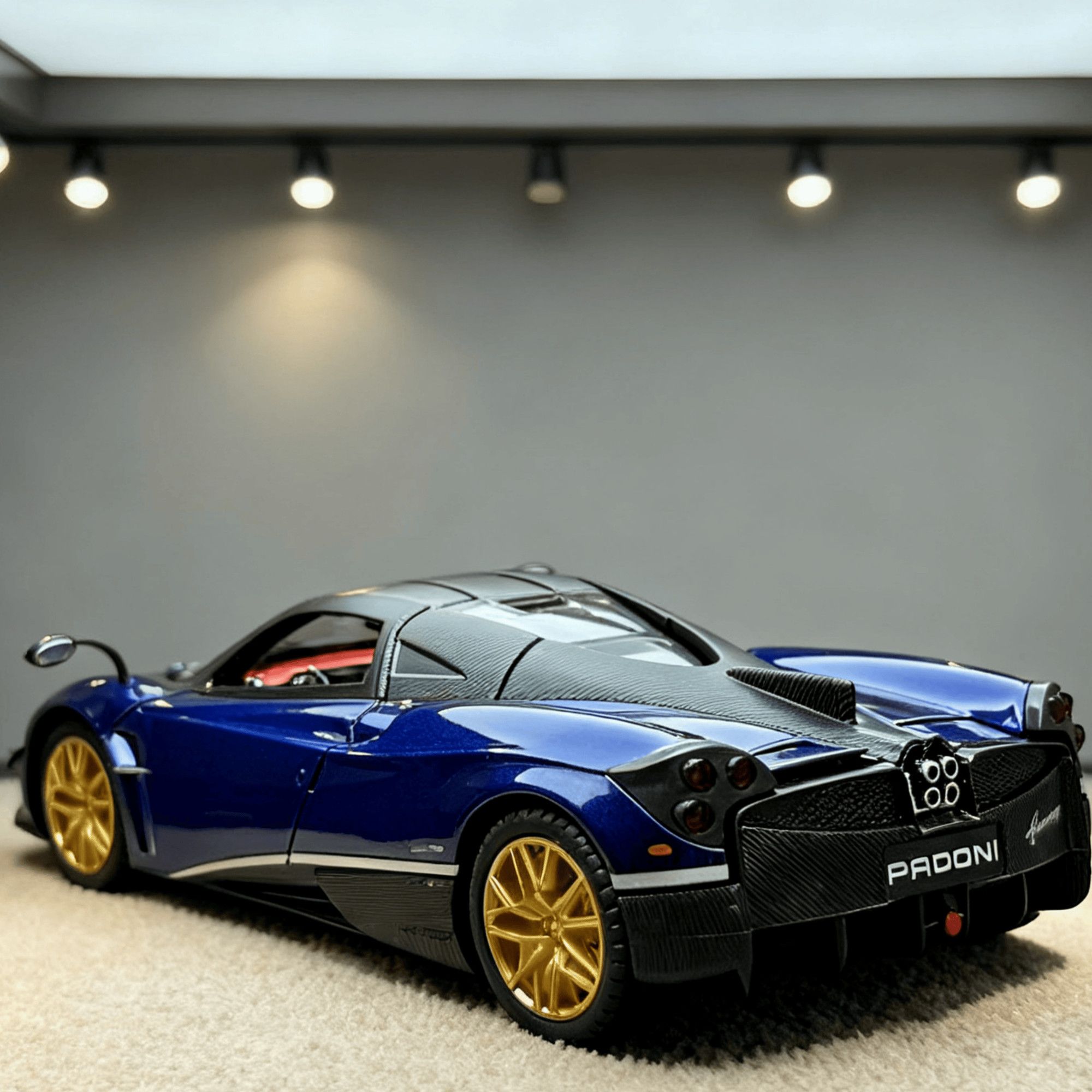 1/24 Pagani Huayra Dragon Alloy Sports Car Model, Pull Back Simulation Supercar Ornament, Collectible Toy Car for Boys  ZM7