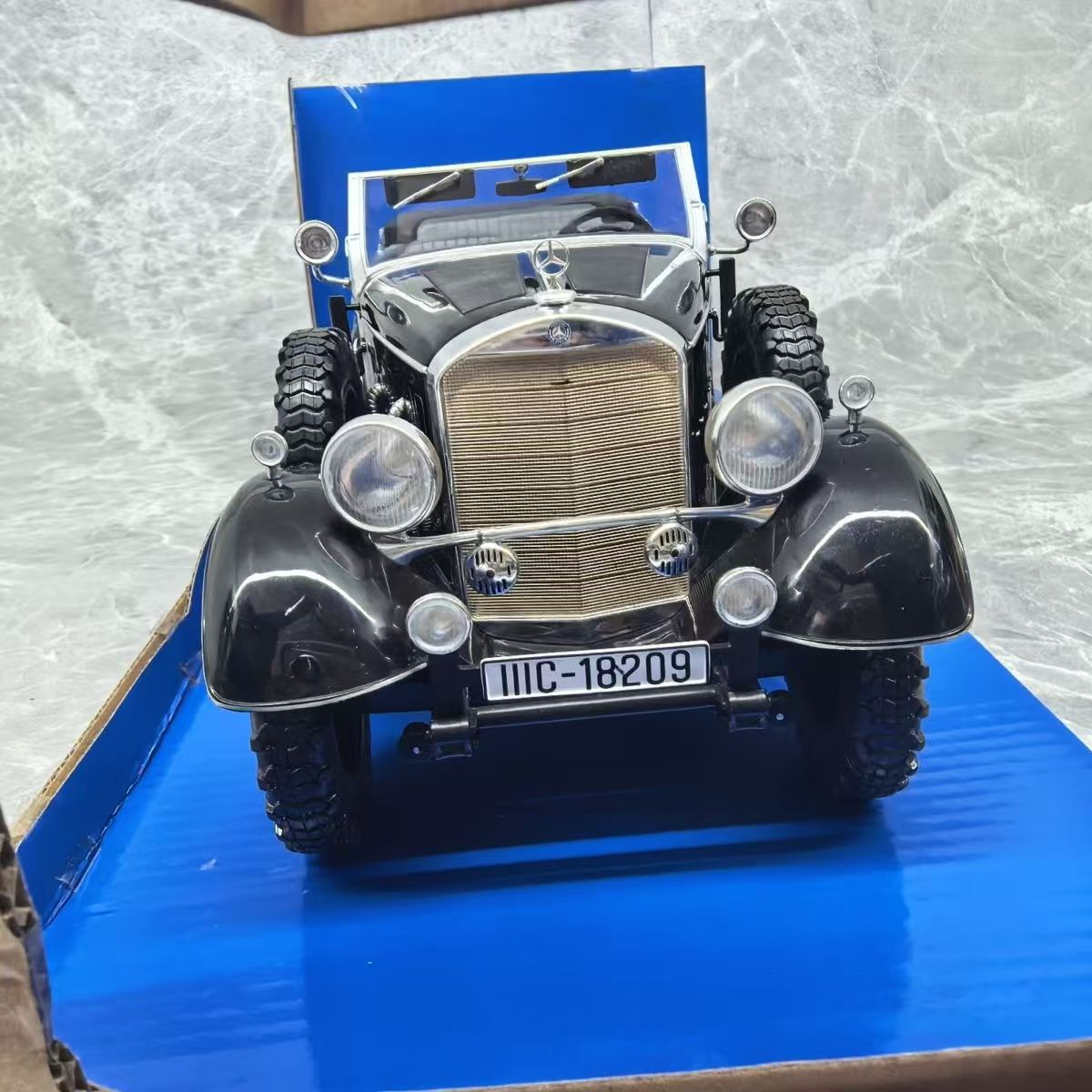   MCG 1:18 Mercedes-Benz G4 W31 Static Alloy Car Model, Classic Vintage Collectible Display   ZM4