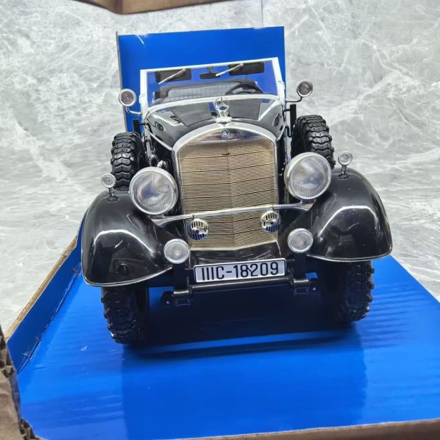   MCG 1:18 Mercedes-Benz G4 W31 Static Alloy Car Model, Classic Vintage Collectible Display   ZM4
