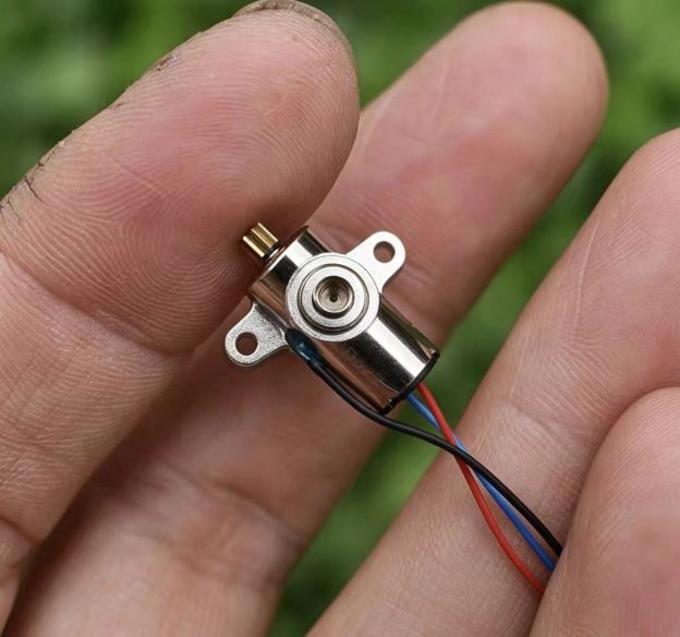 Micro 2KG Servo Motor Robot Joint Actuator Motor NdFeB Strong Magnet 714 Coreless Motor DC5V/6V  DJ8