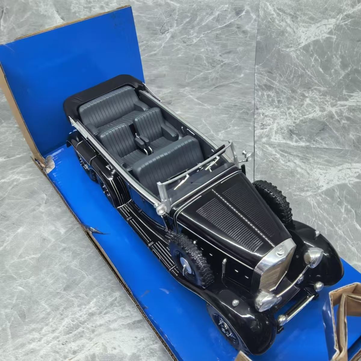   MCG 1:18 Mercedes-Benz G4 W31 Static Alloy Car Model, Classic Vintage Collectible Display   ZM4