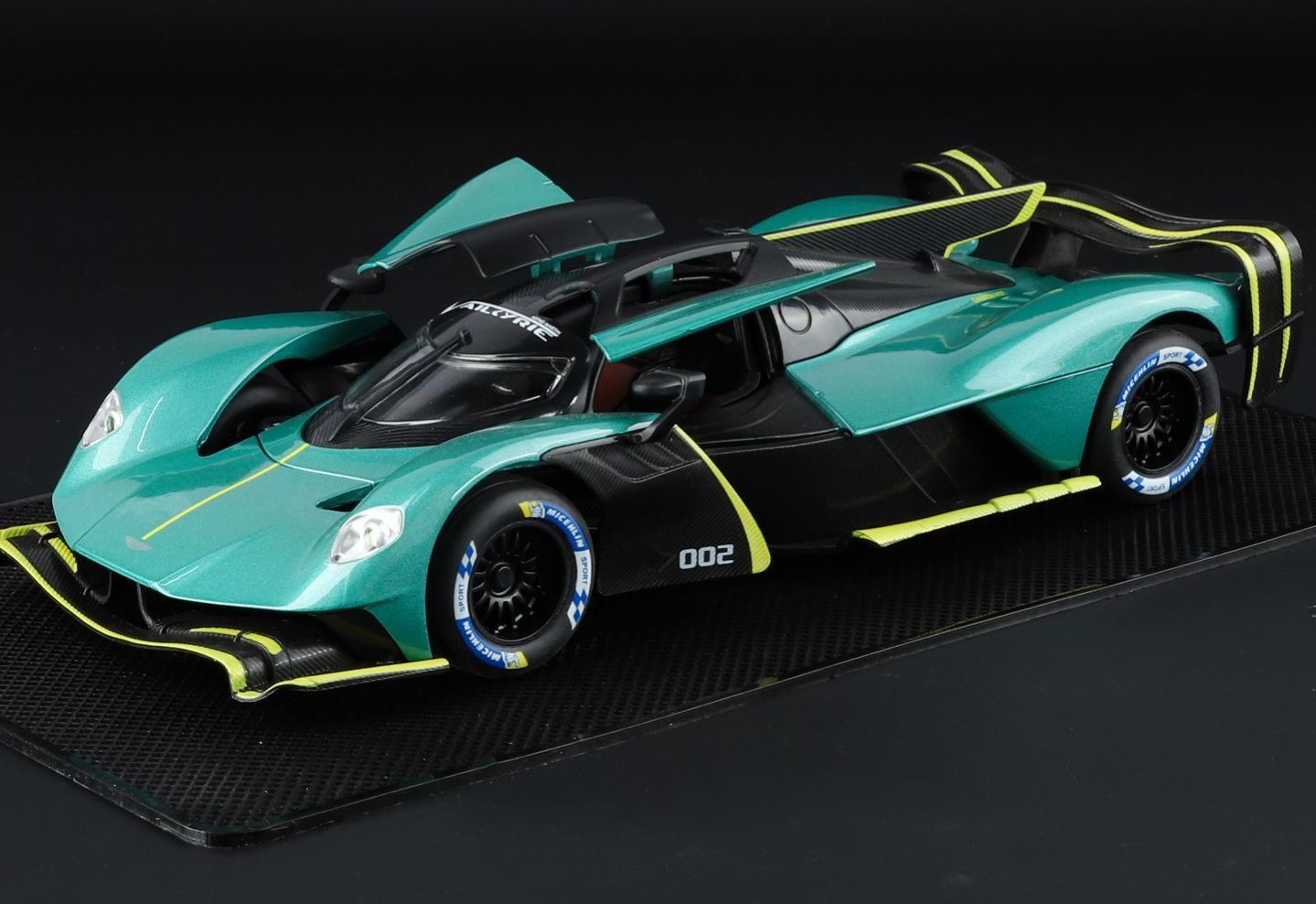  1:24 Aston Martin Valkyrie Alloy Car Model, Gull-wing Door with Light & Sound Pull Back Supercar Model, Collection Ornament Gift for Men  ZM6