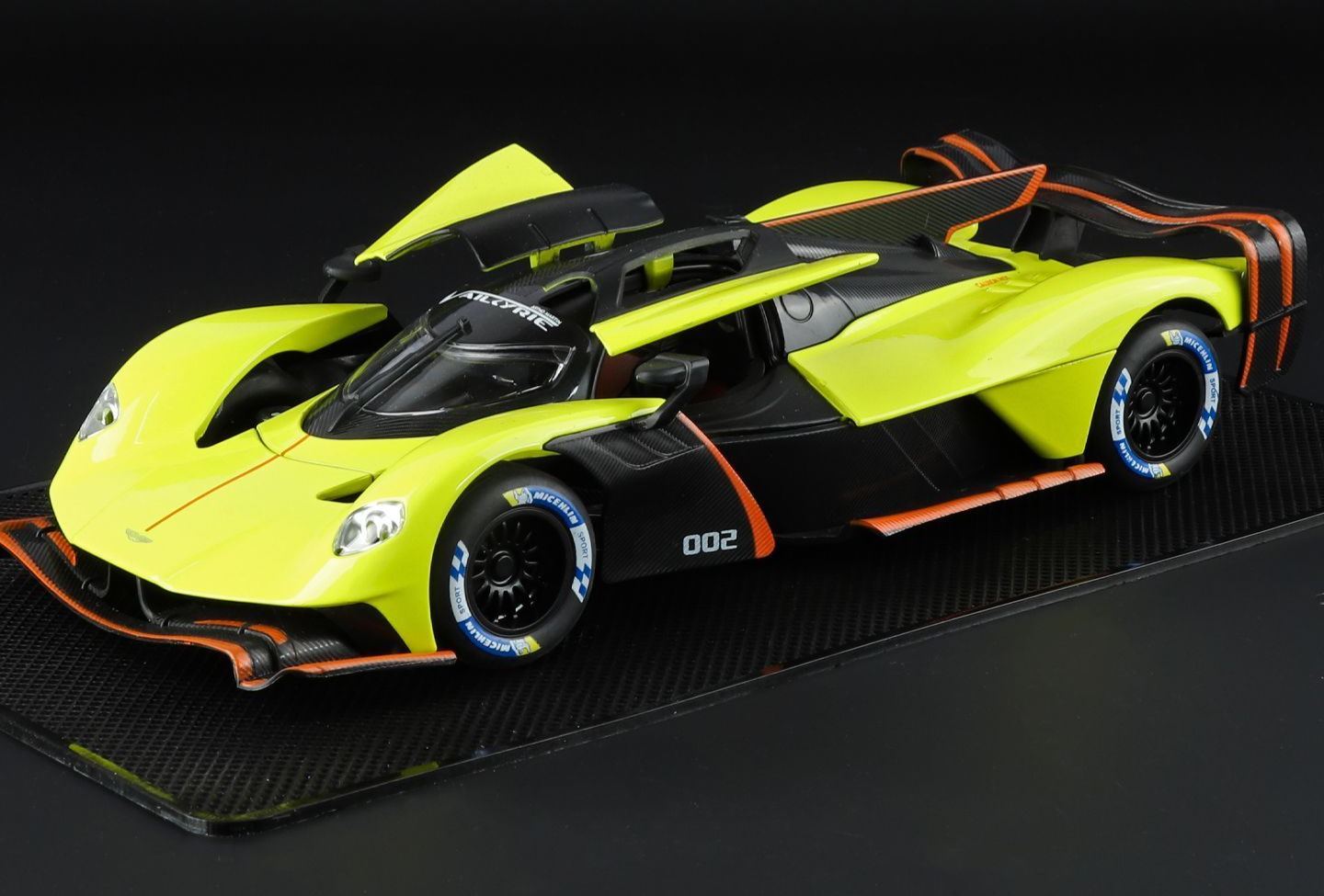  1:24 Aston Martin Valkyrie Alloy Car Model, Gull-wing Door with Light & Sound Pull Back Supercar Model, Collection Ornament Gift for Men  ZM6