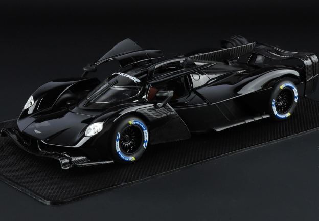  1:24 Aston Martin Valkyrie Alloy Car Model, Gull-wing Door with Light & Sound Pull Back Supercar Model, Collection Ornament Gift for Men  ZM6
