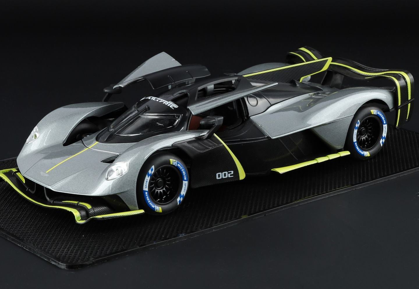  1:24 Aston Martin Valkyrie Alloy Car Model, Gull-wing Door with Light & Sound Pull Back Supercar Model, Collection Ornament Gift for Men  ZM6