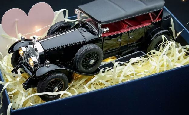 1:24 Rolls-Royce Phantom I Vintage Alloy Car Model, Light & Sound, Pull-Back, Collectible Display with Dust Cover, Birthday Gift   ZM5