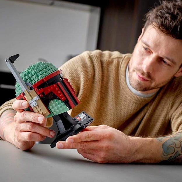 LEPIN Star Wars Boba Fett Helmet Building Kit, Cool, Collectible Star Wars Character Building Set (625 Pieces), Multicolor