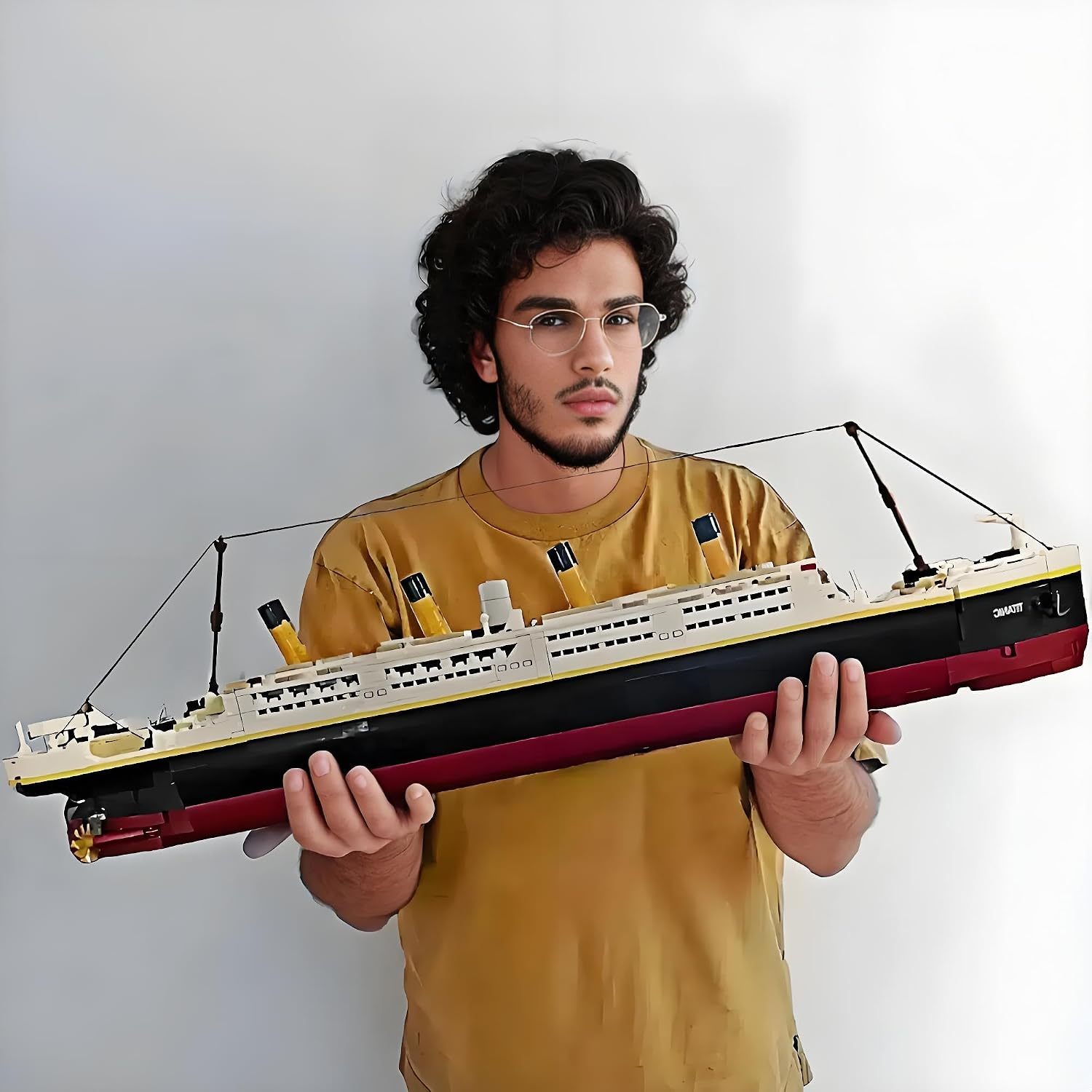 Titanic Model Kit -2022 Pieces Large Titanic Ship Building Blocks Set, STEM Educational 3D Puzzle Toys Gifts for Kids and Adults, Ideal Collectible Display Architecture for Home& Office Decor