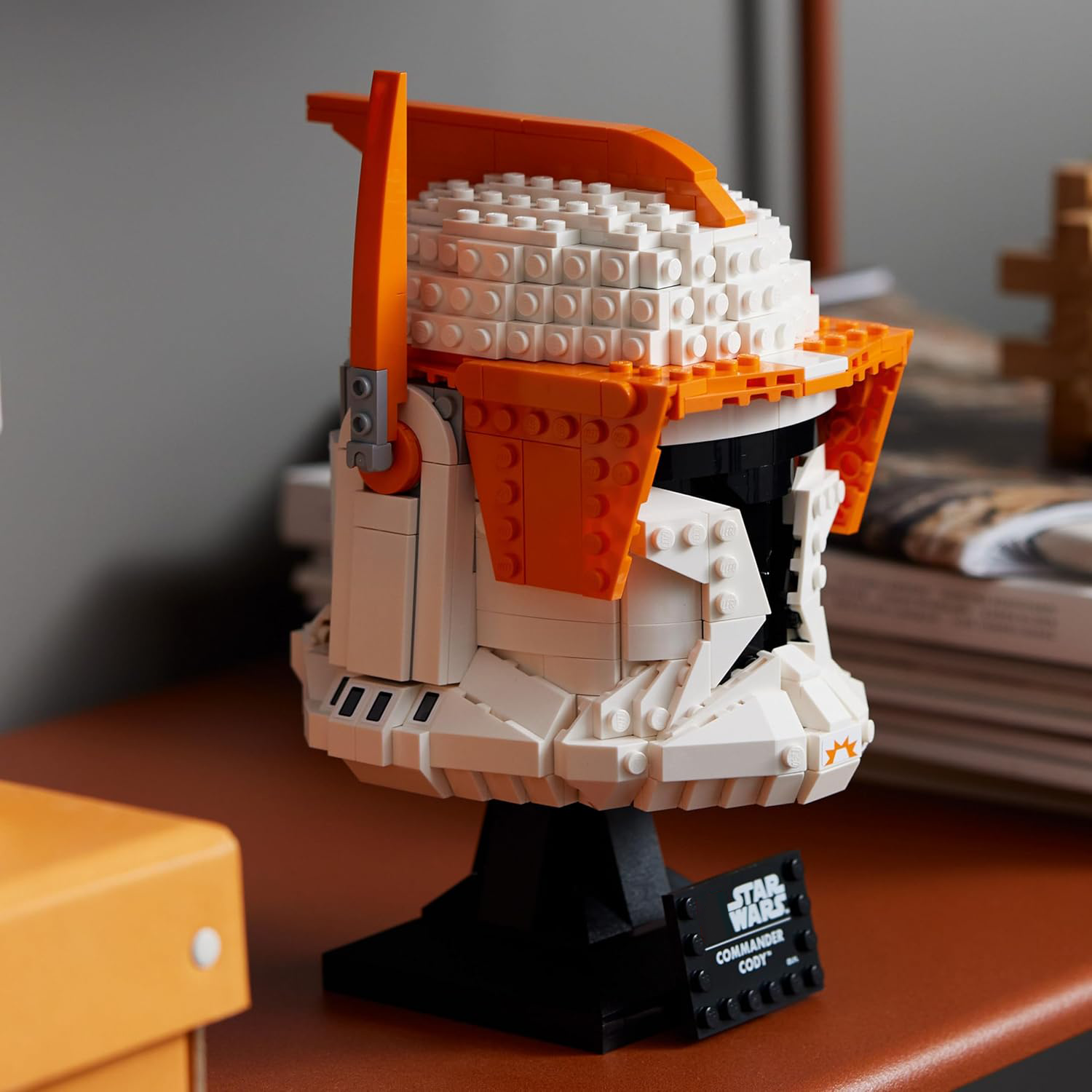 LEPIN Star Wars Clone Commander Cody Helmet Collectible Building Set - Featuring Authentic Details, Office Decor Display Model for Adults, The Clone Wars Collection Memorabilia and Gift Idea