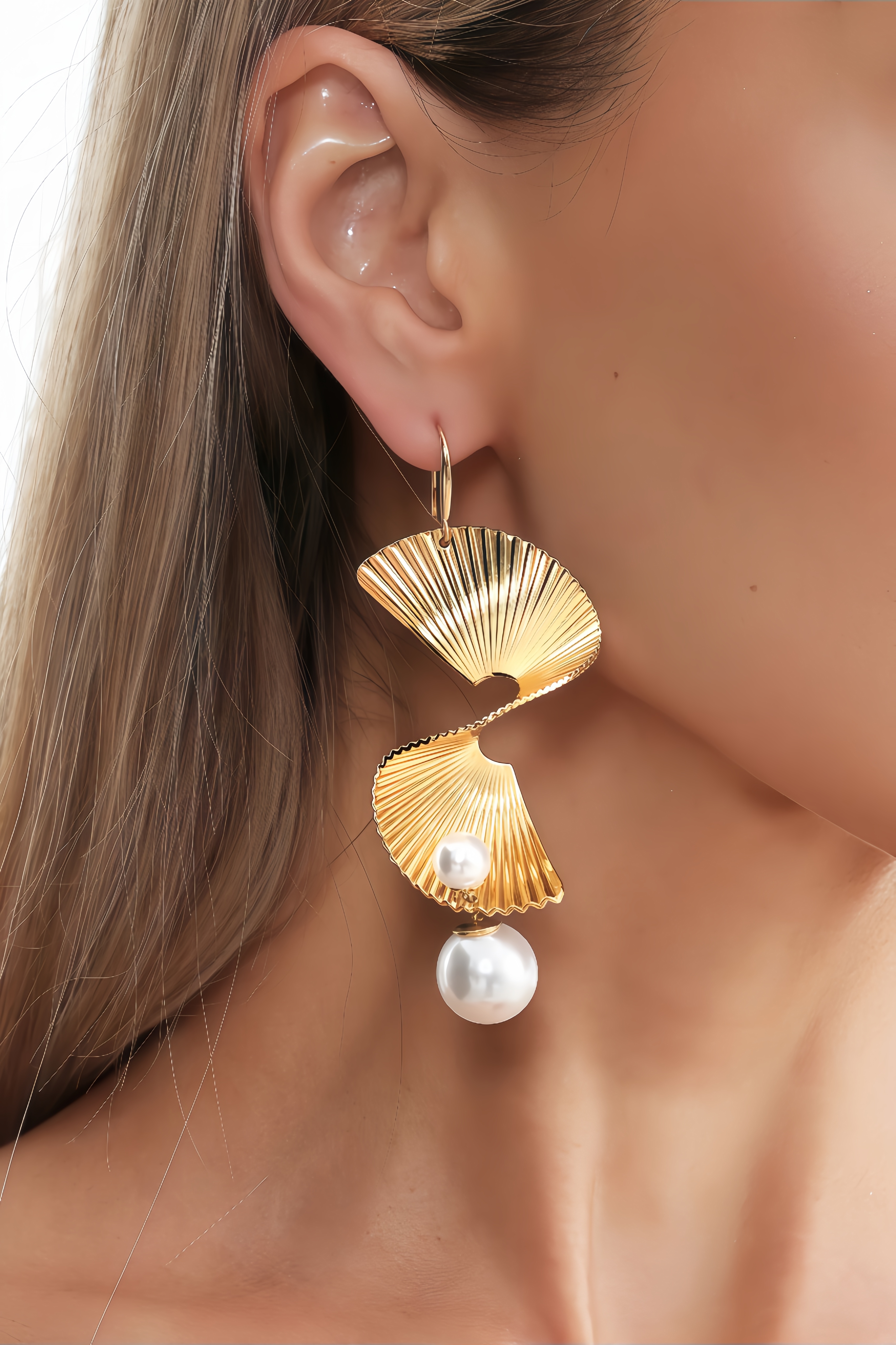 Camellia Wave-Sector Pearl Tassels Earrings