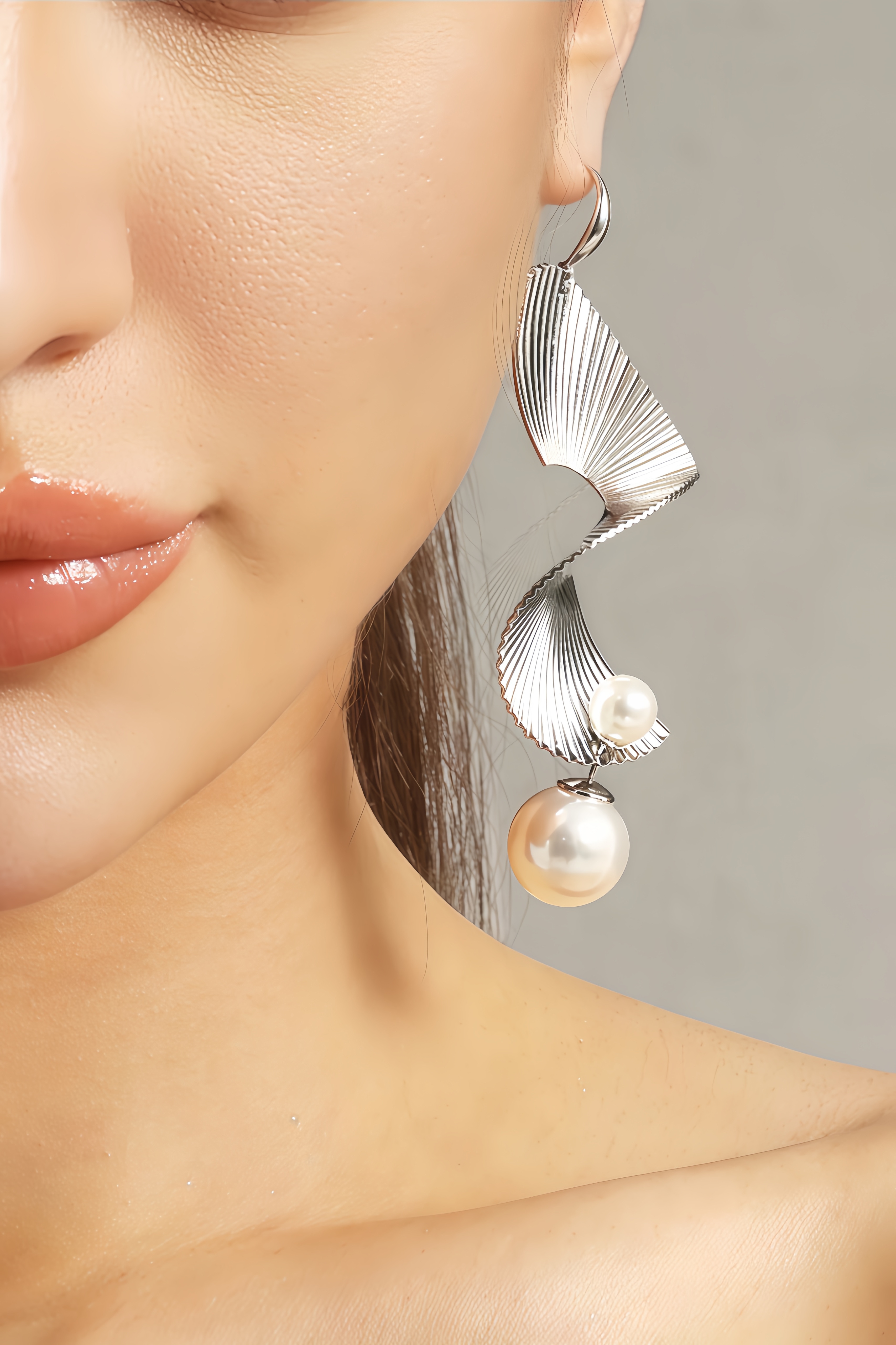 Roselia Wave-Sector Pearl Tassels Silver Earrings