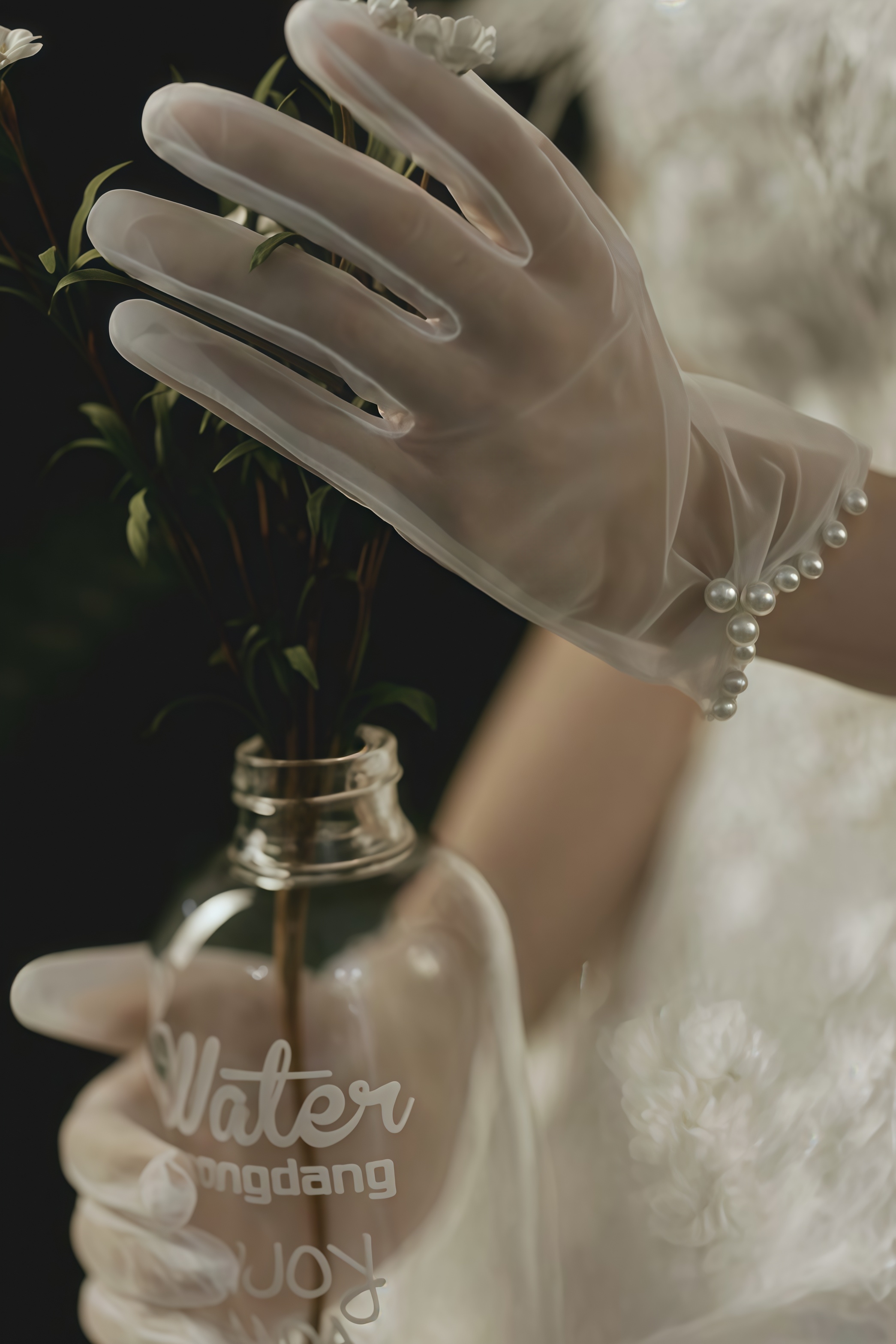 Bronf Circle Pearl Glove