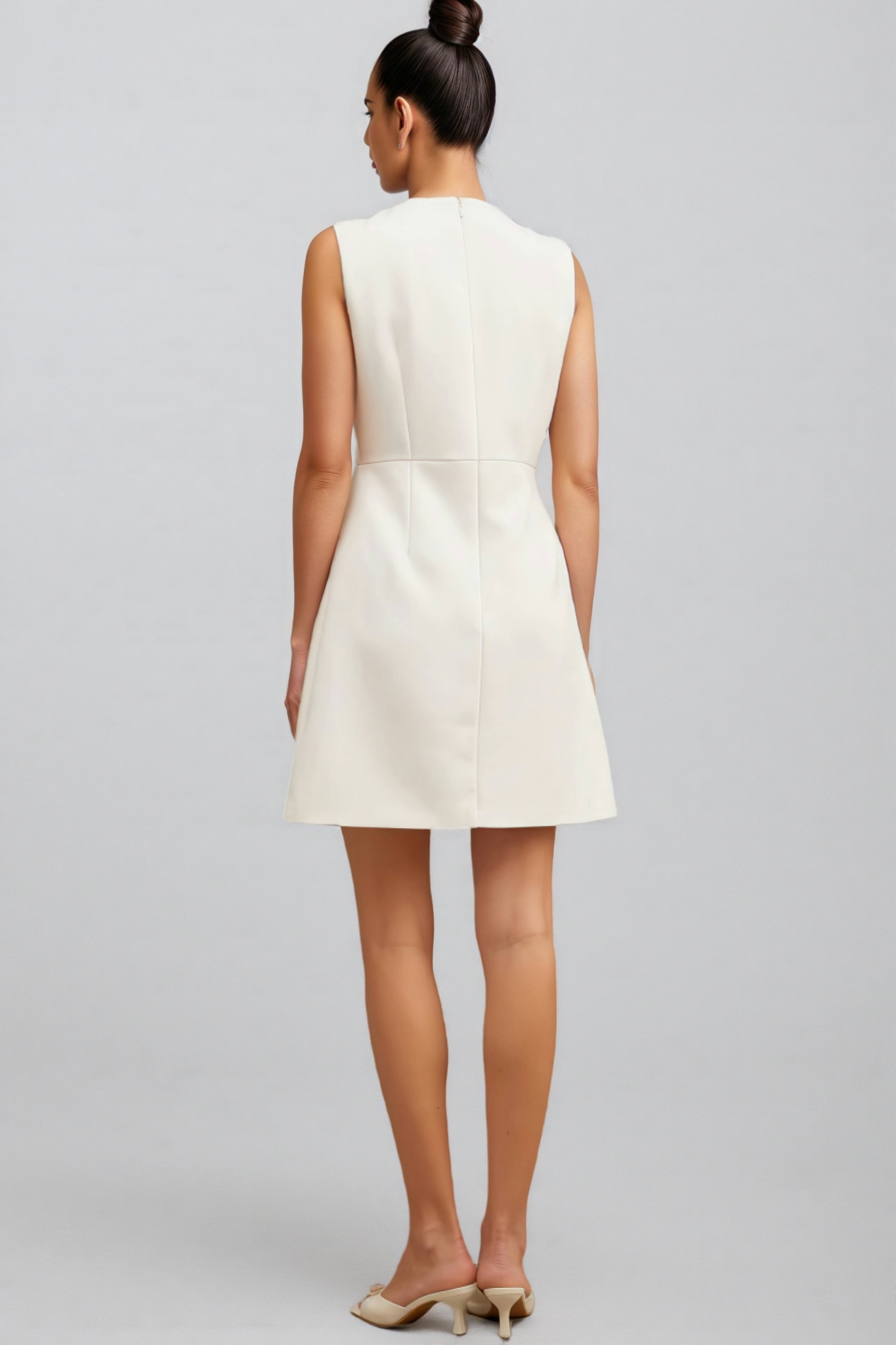 Vida White Round Neck Floral Mini Dress