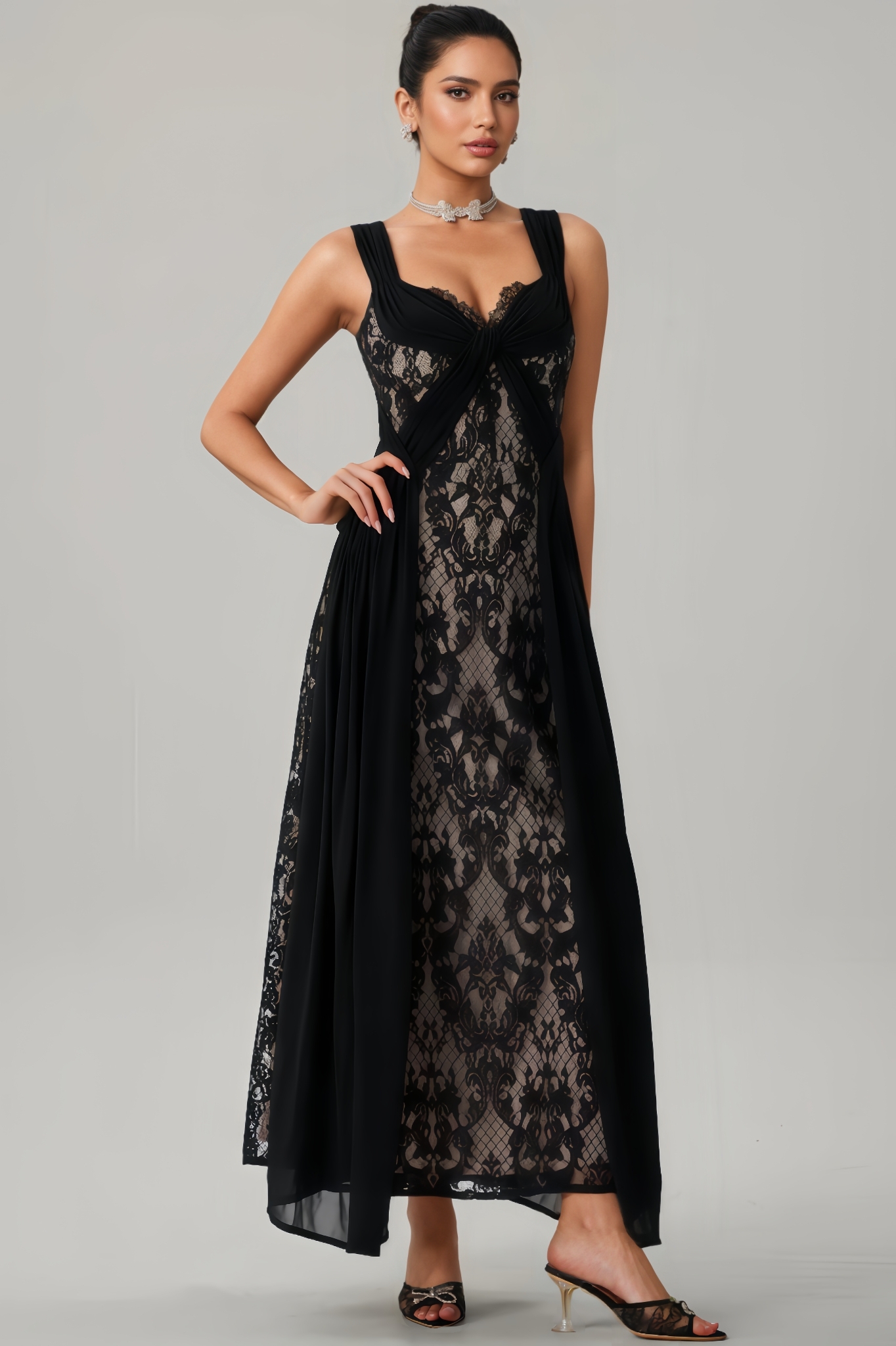 Junatk Sleeveless Embroidered Maxi Dress