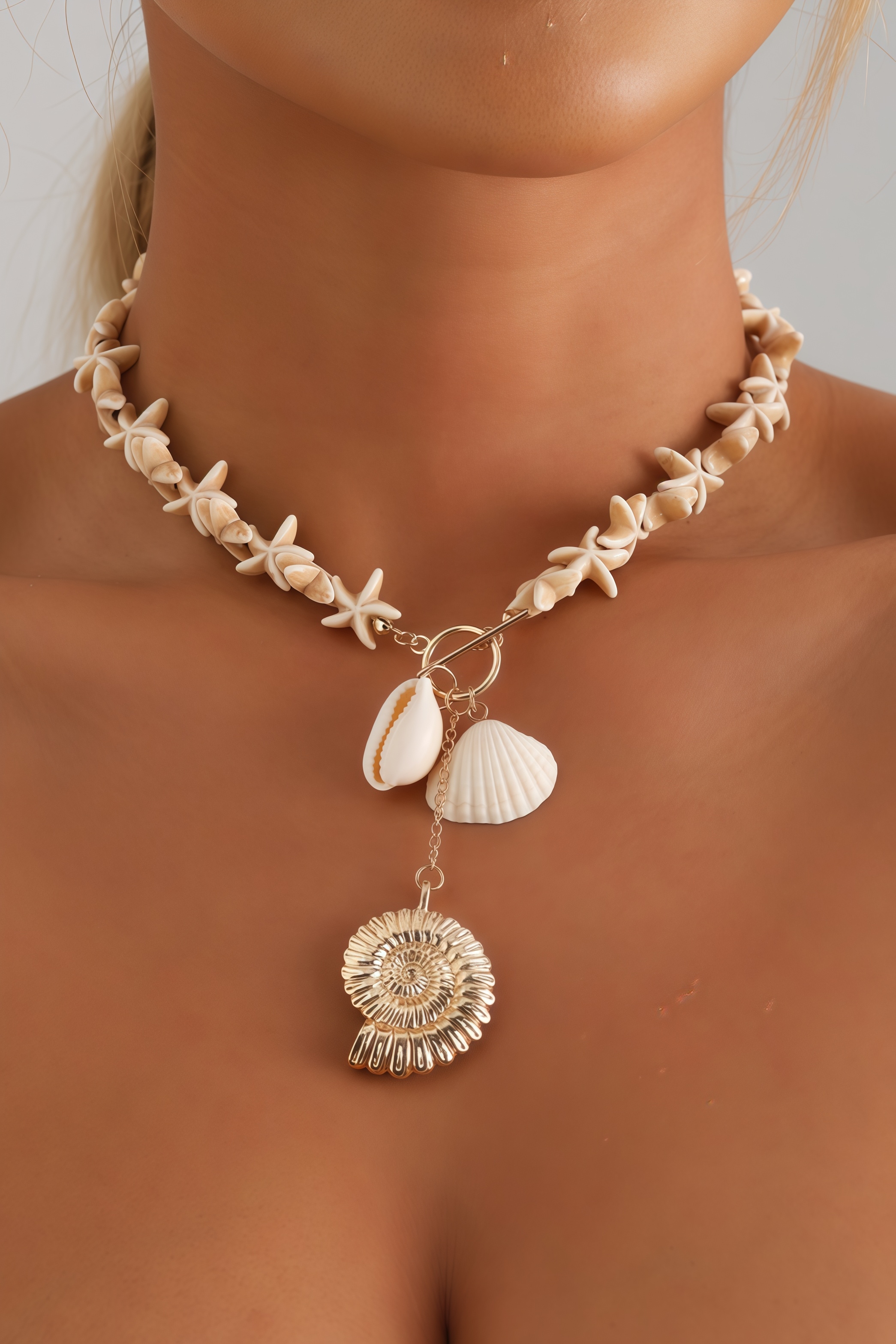 Arvid Conch Shell Pendant Necklace