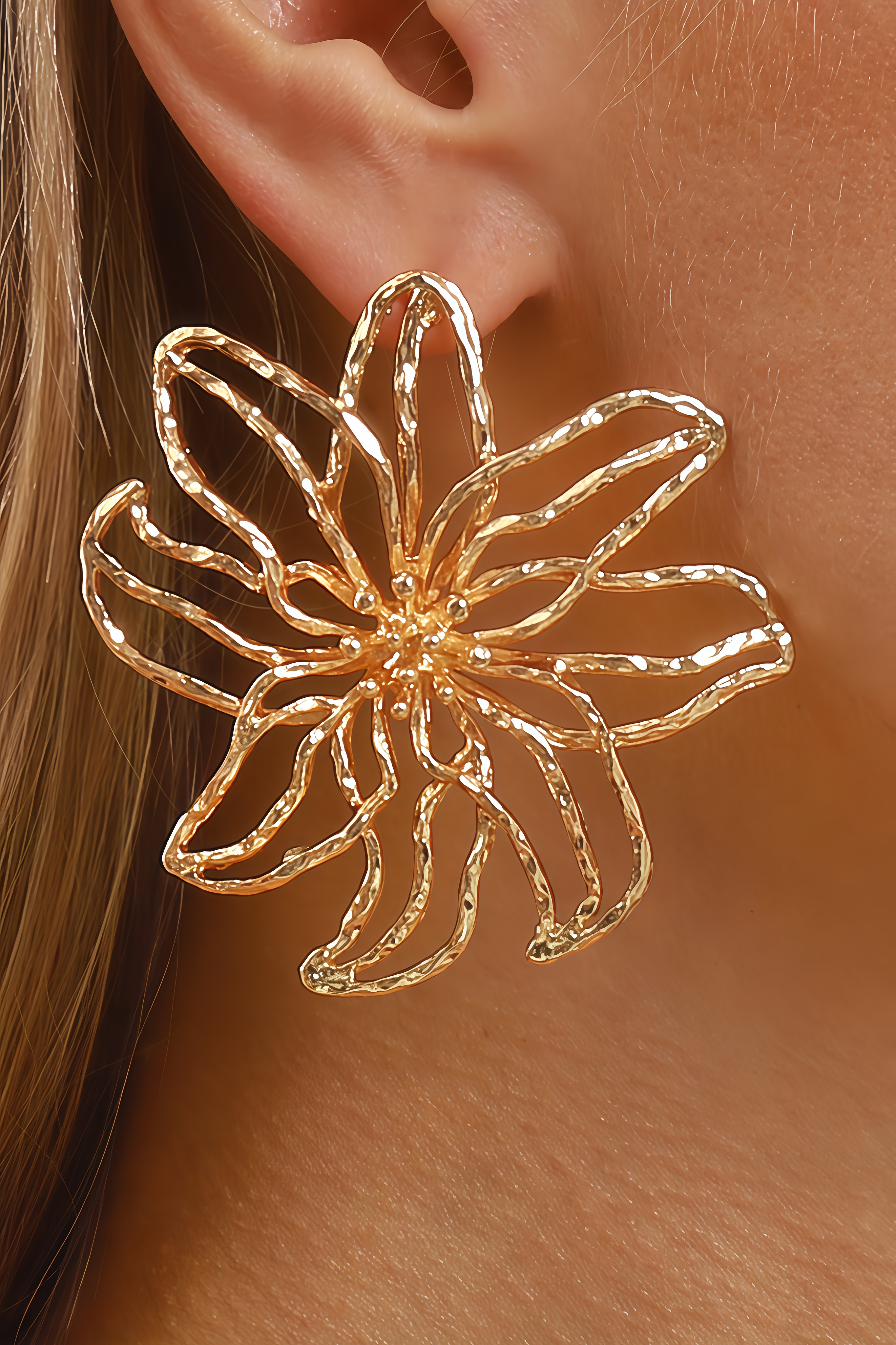 Sorrel Floral Openwork Earrings