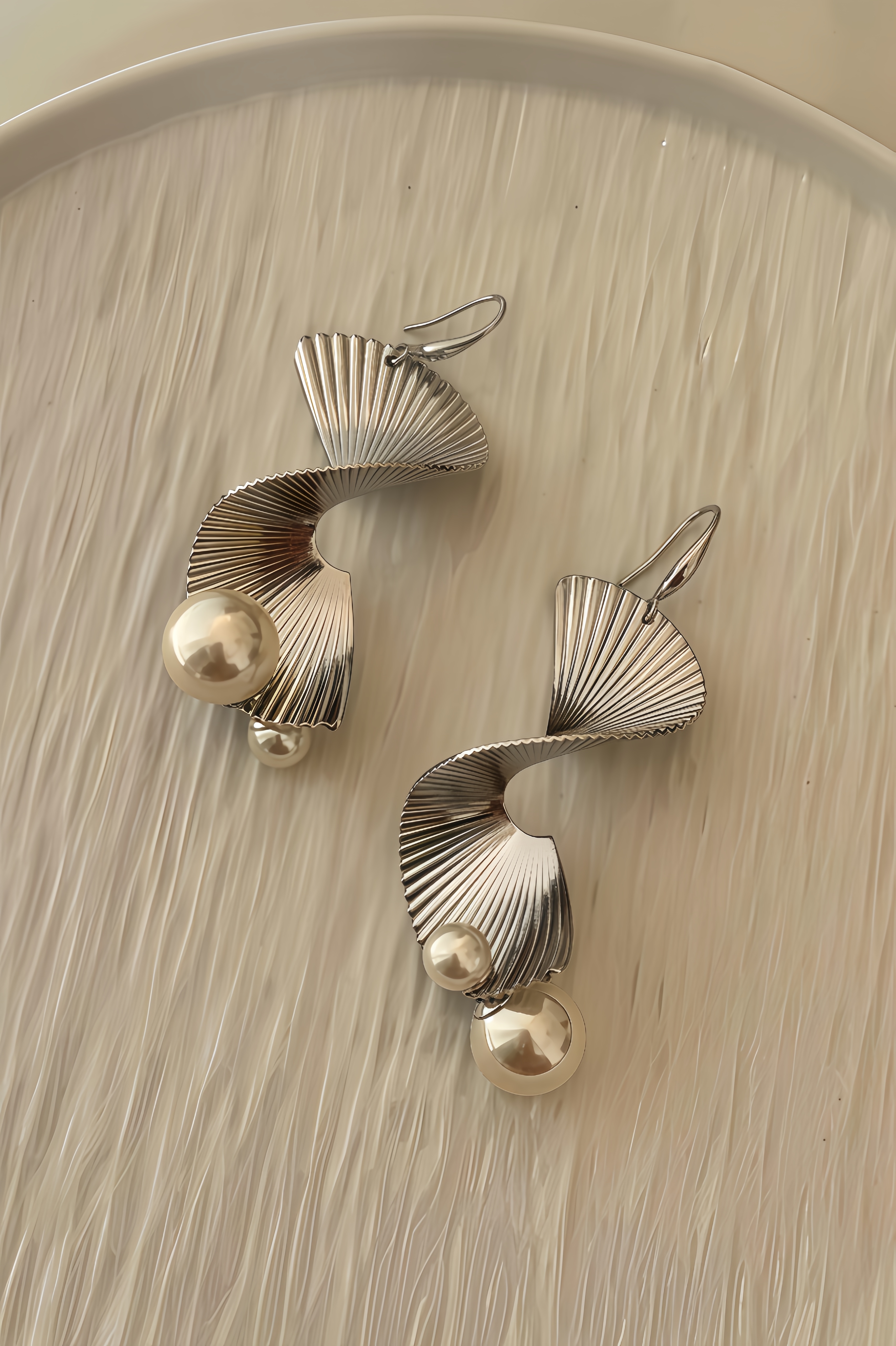 Roselia Wave-Sector Pearl Tassels Silver Earrings