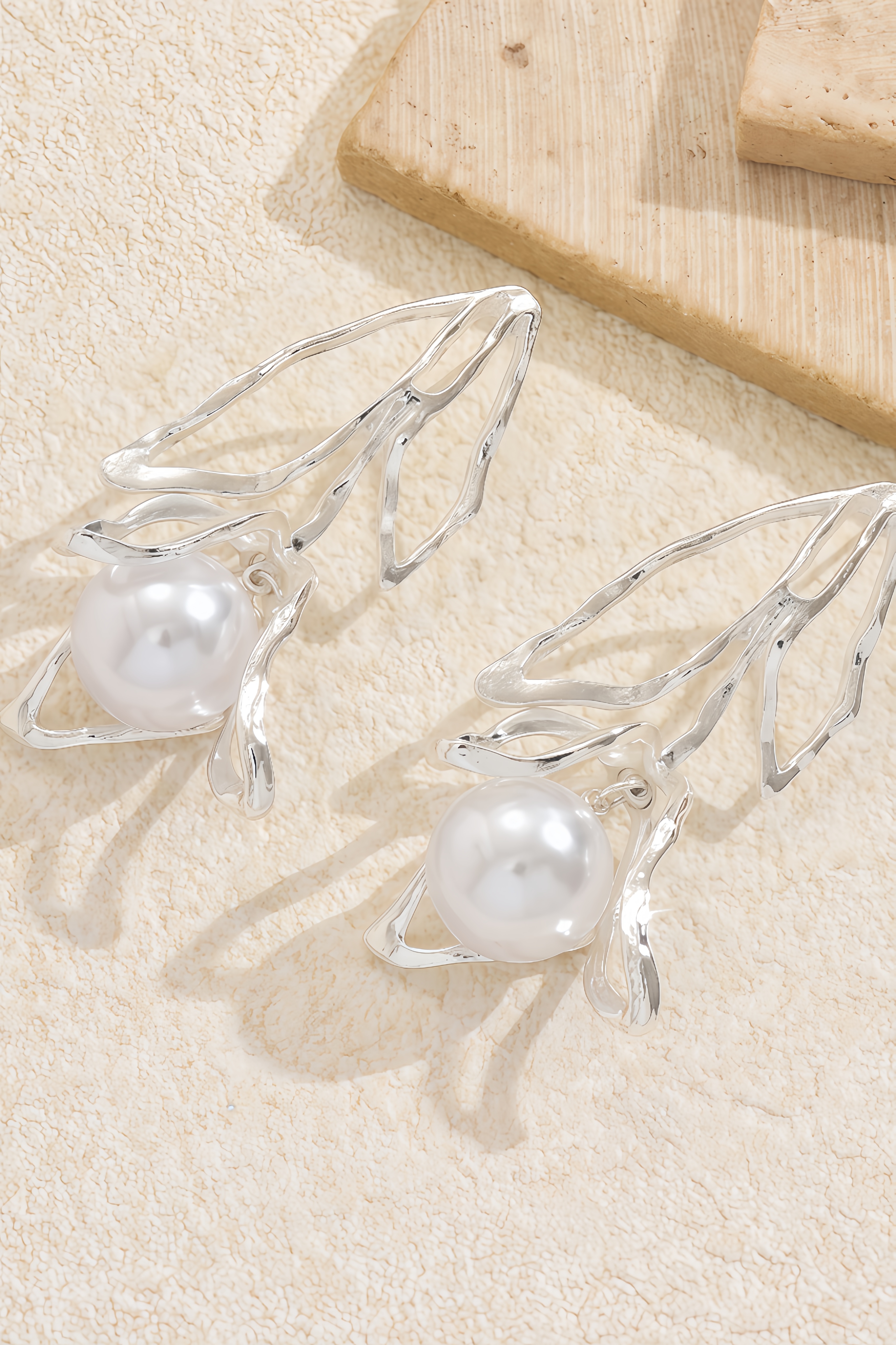 Oria Flower Metal Earrings