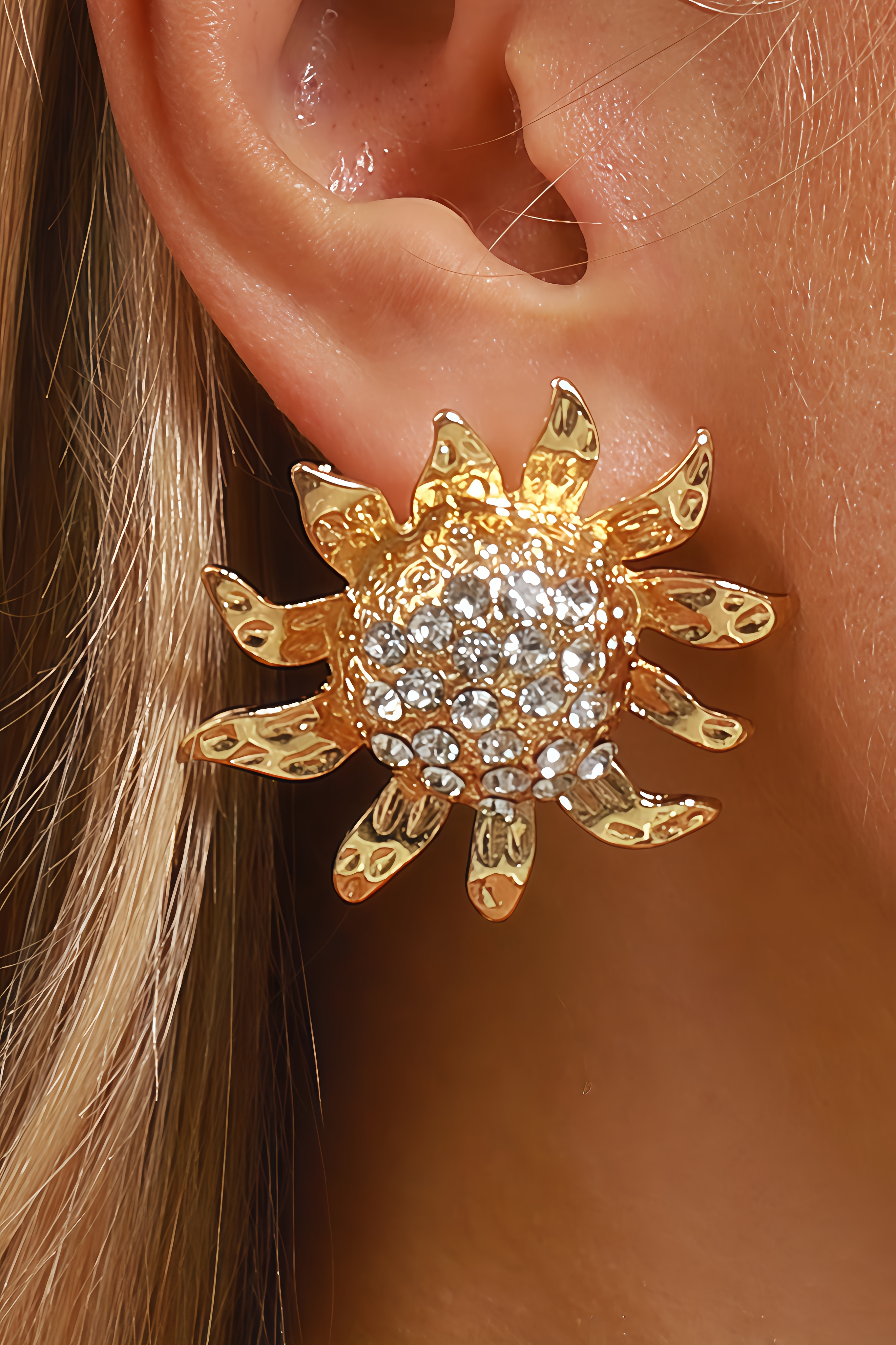 Saige Diamond-Studded Sunflower Earrings