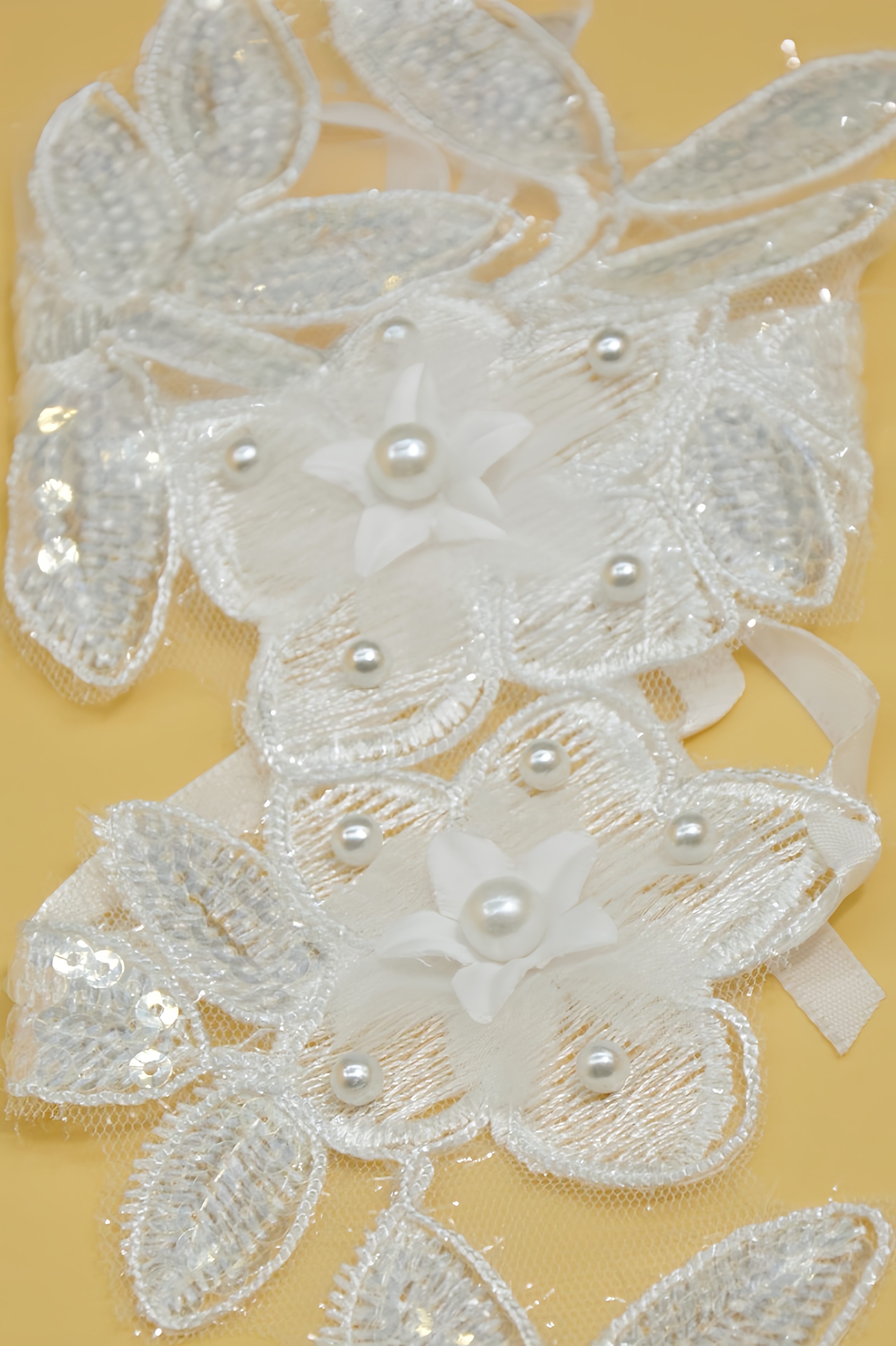 Elsib Pearl Flower Strap Gloves