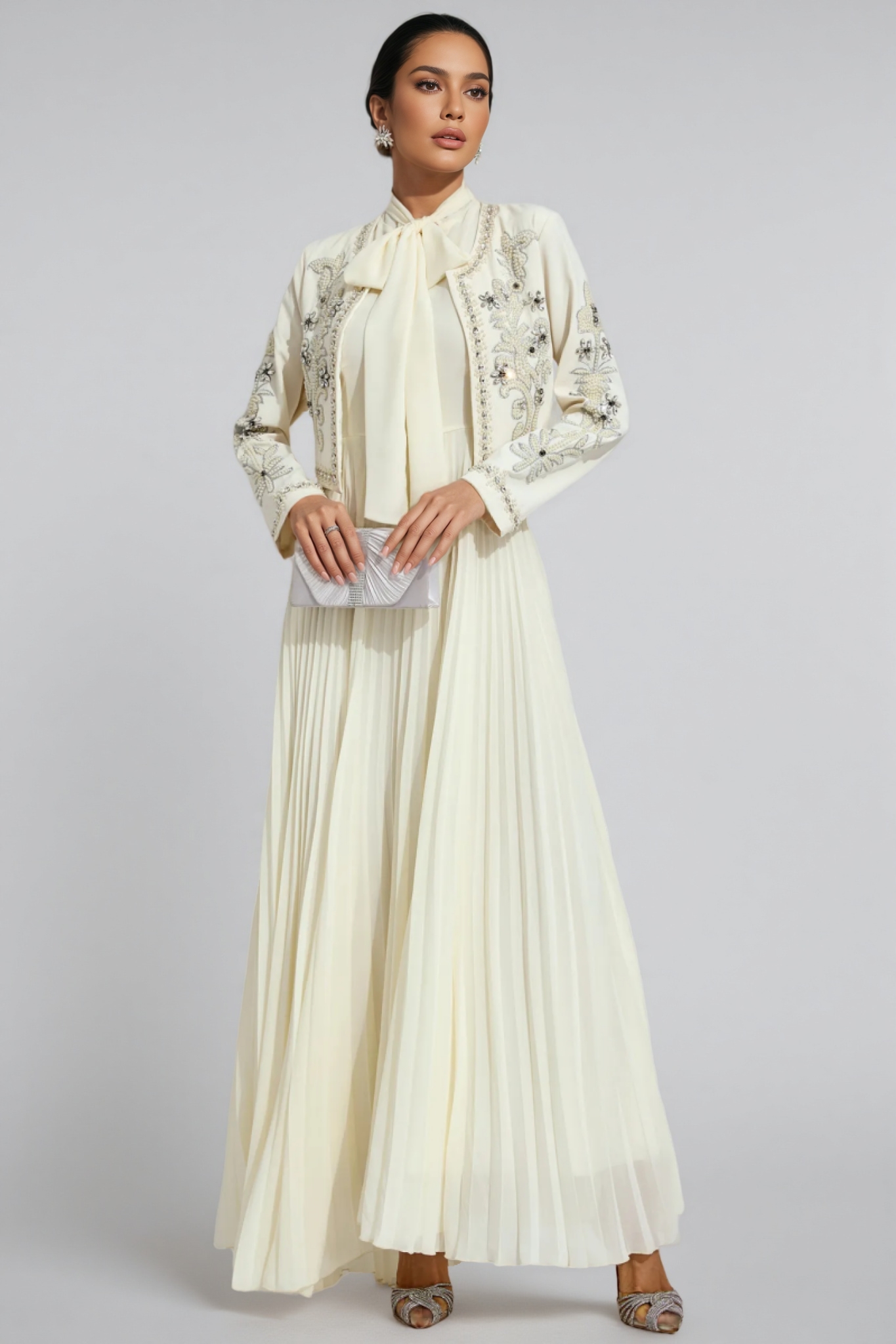 Delsld White Beads Embellished Set