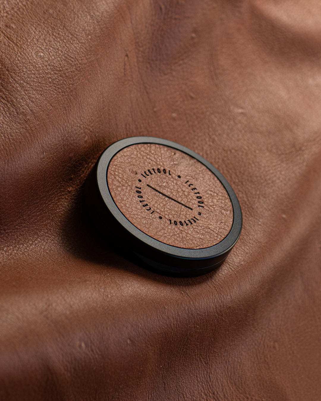 Slim Can Leatherface Reindeer Cognac