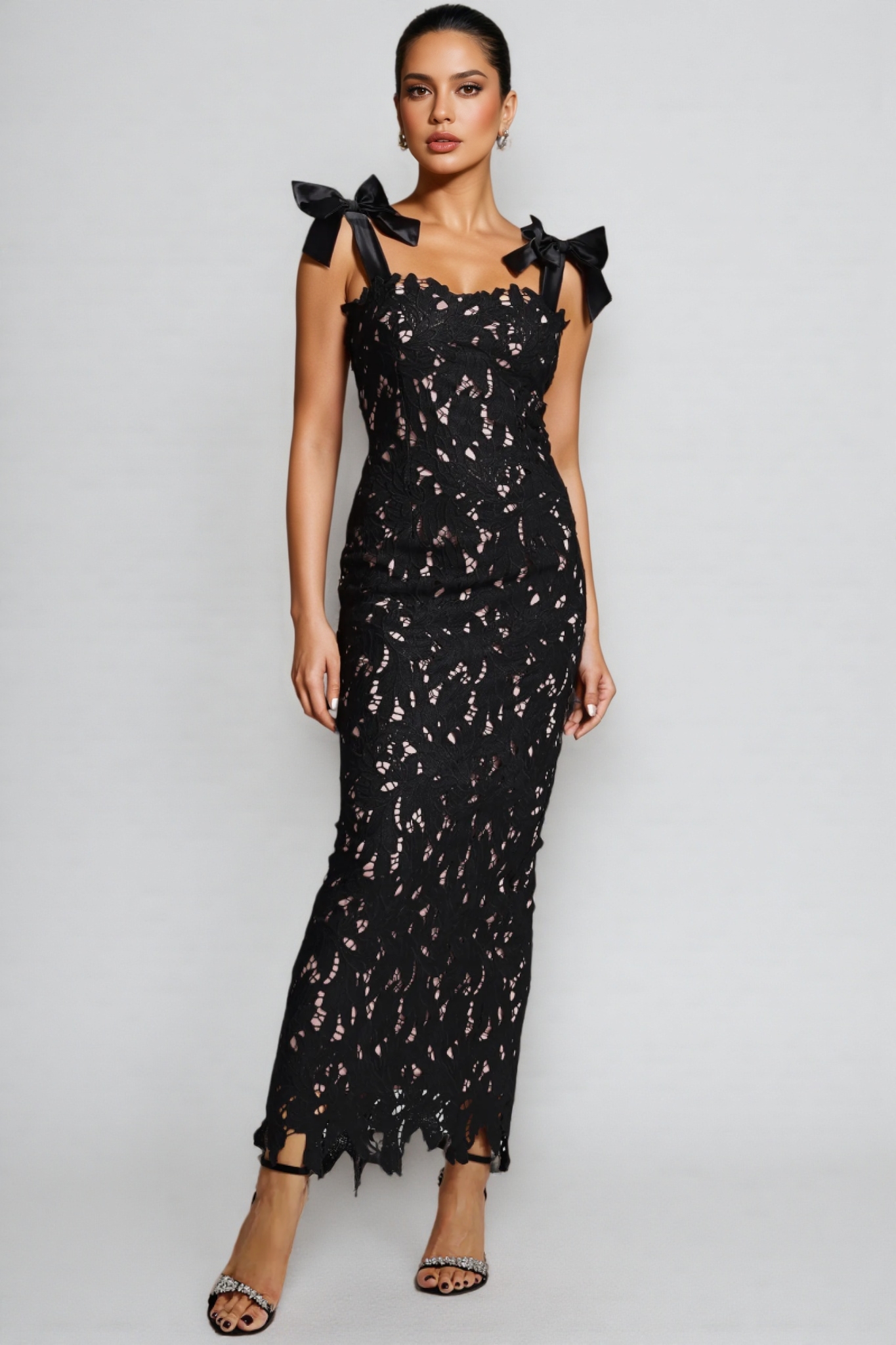 Calixea Sleeveless Lace Bow Maxi Dress