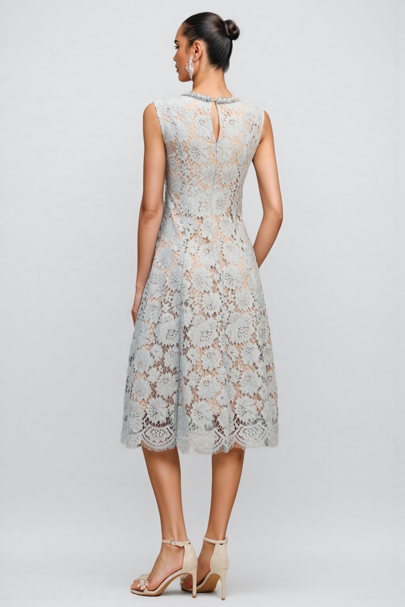 Noxlk Sleeveless Diamond Pearl Midi Dress