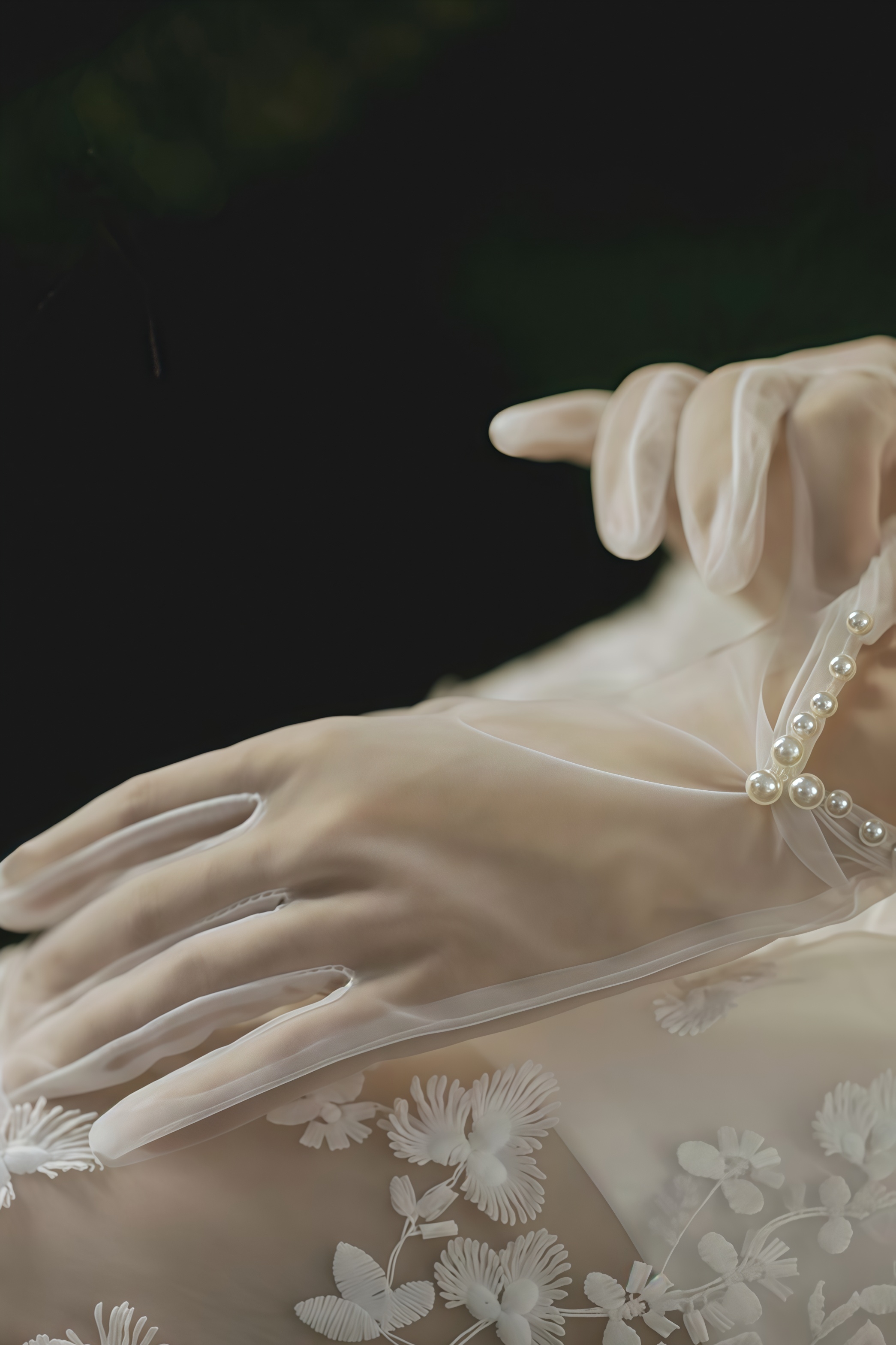 Bronf Circle Pearl Glove