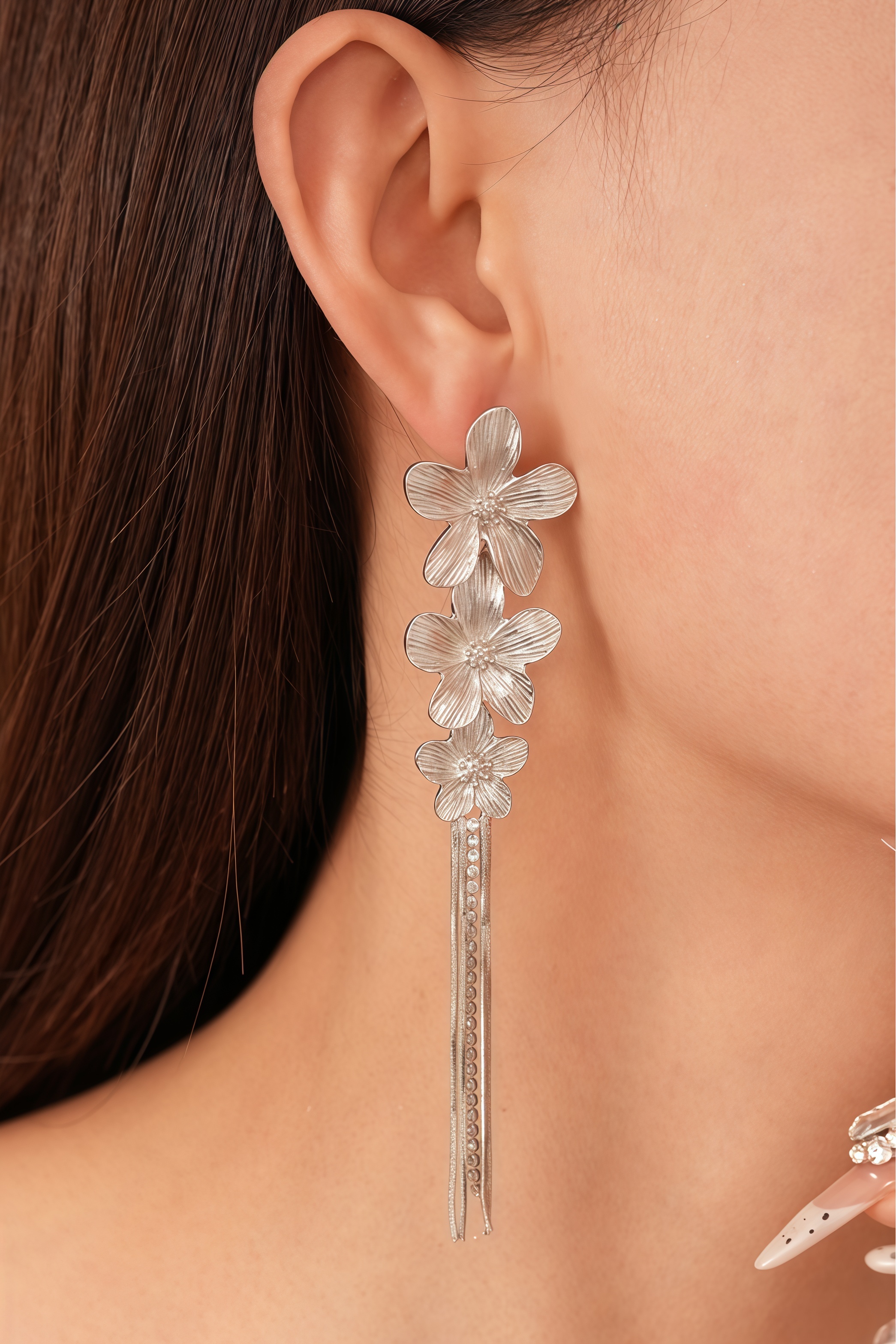 Hadwin Metal Flower Tassel Earrings