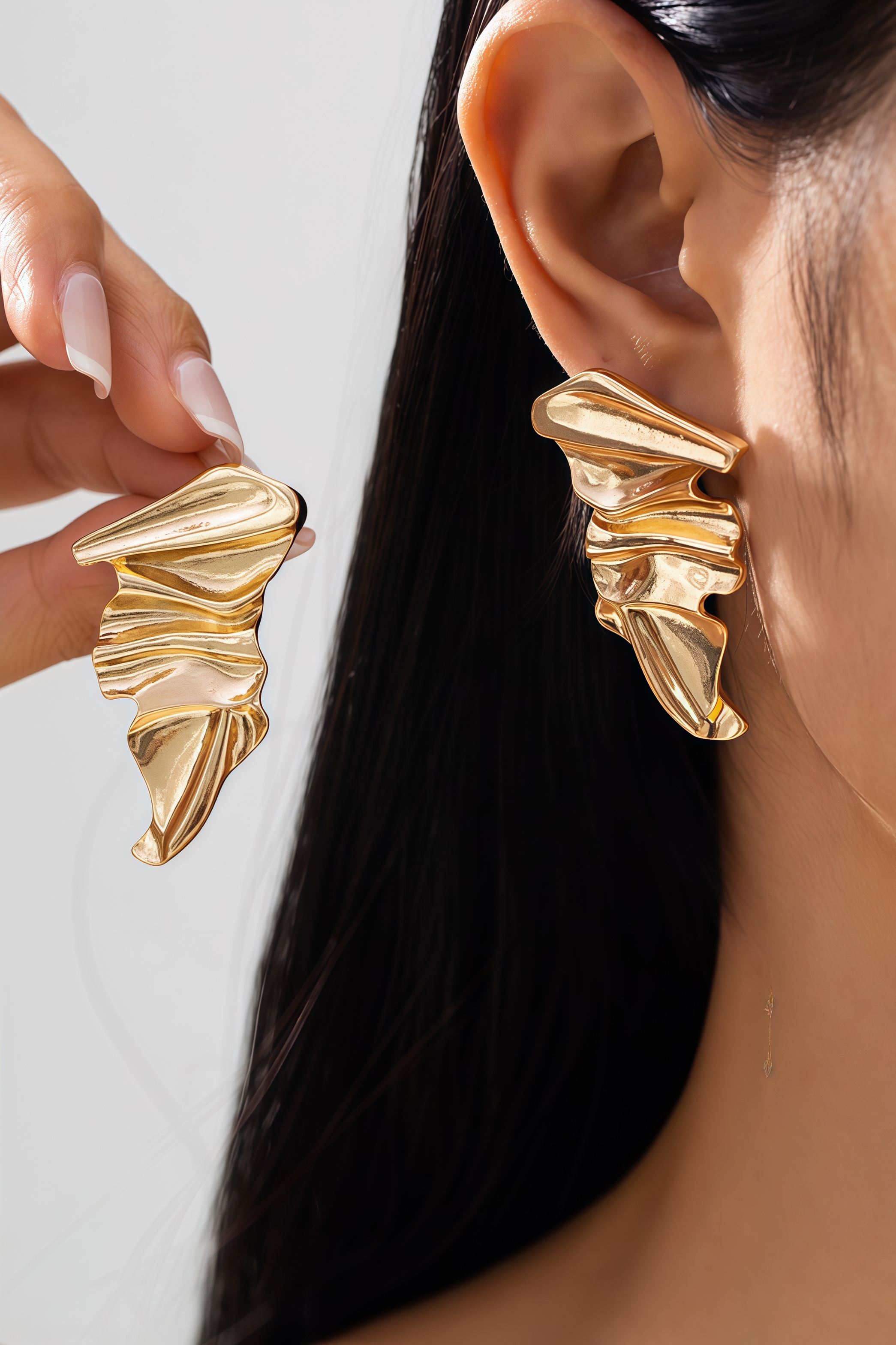 Balthazar Glossy Pleated Earrings