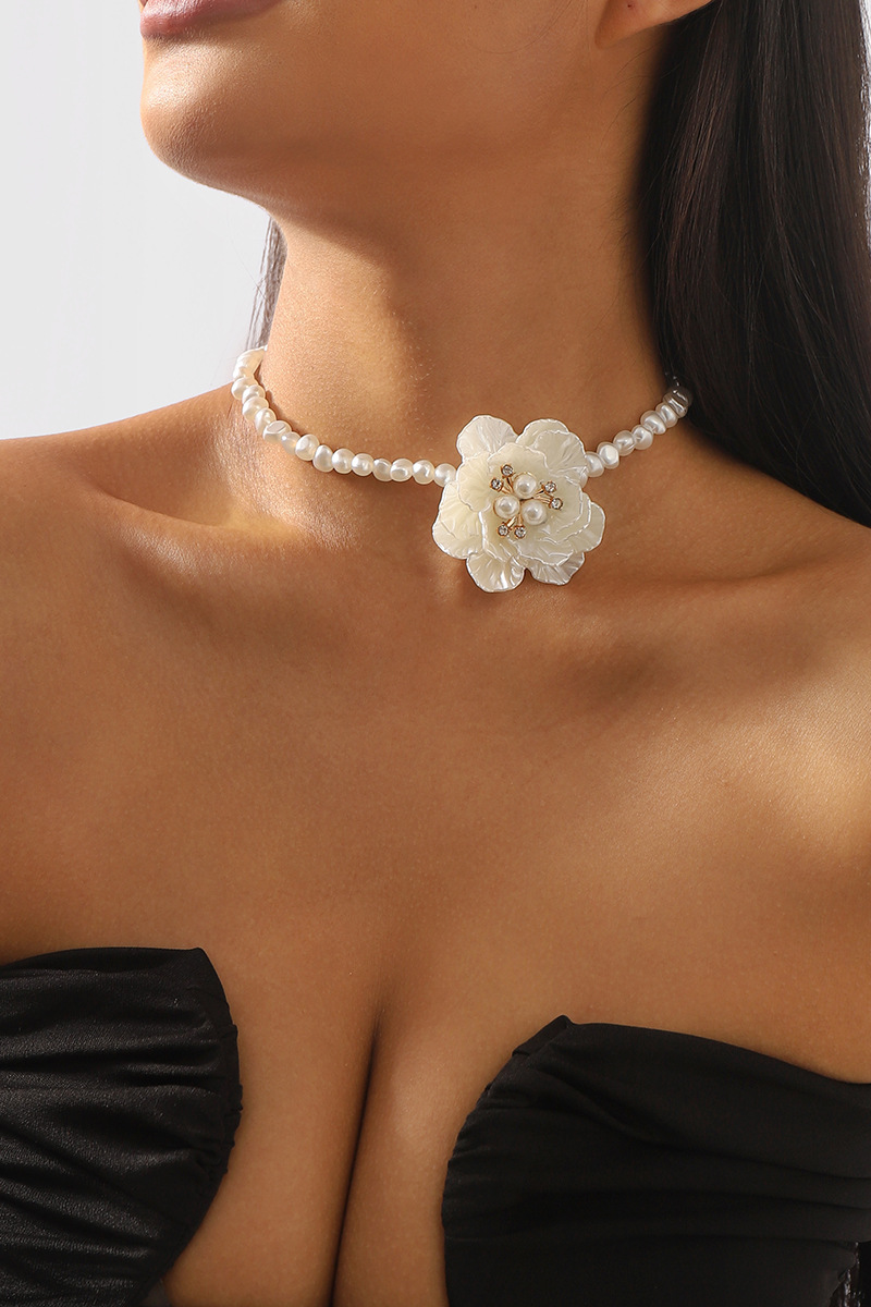 Iva Cubic Camellia Pearl Necklace