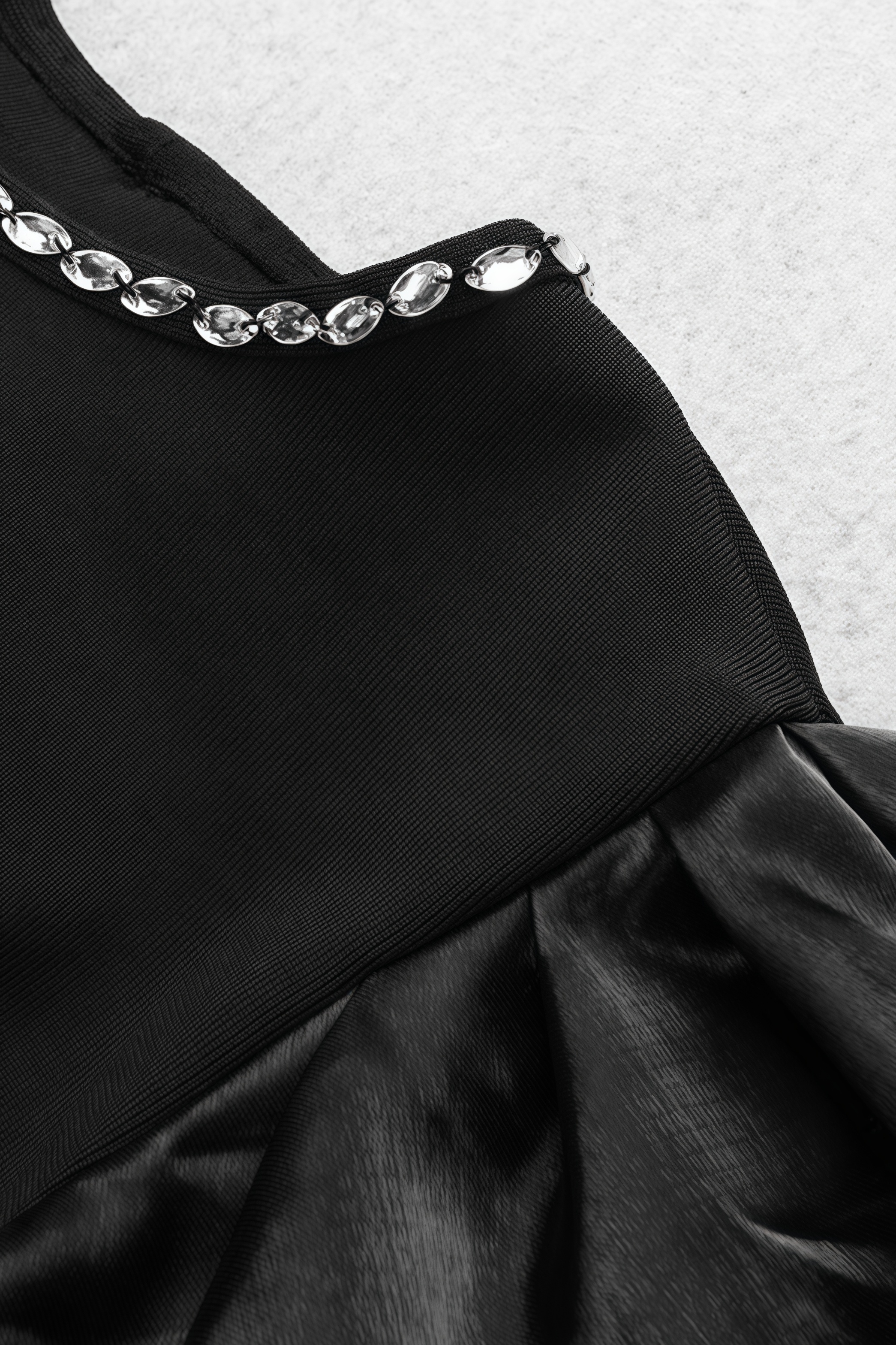 Terefa Backless Bubble Sleeve Black Maxi Dress