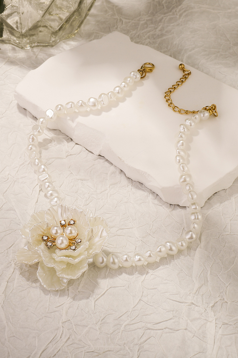 Iva Cubic Camellia Pearl Necklace