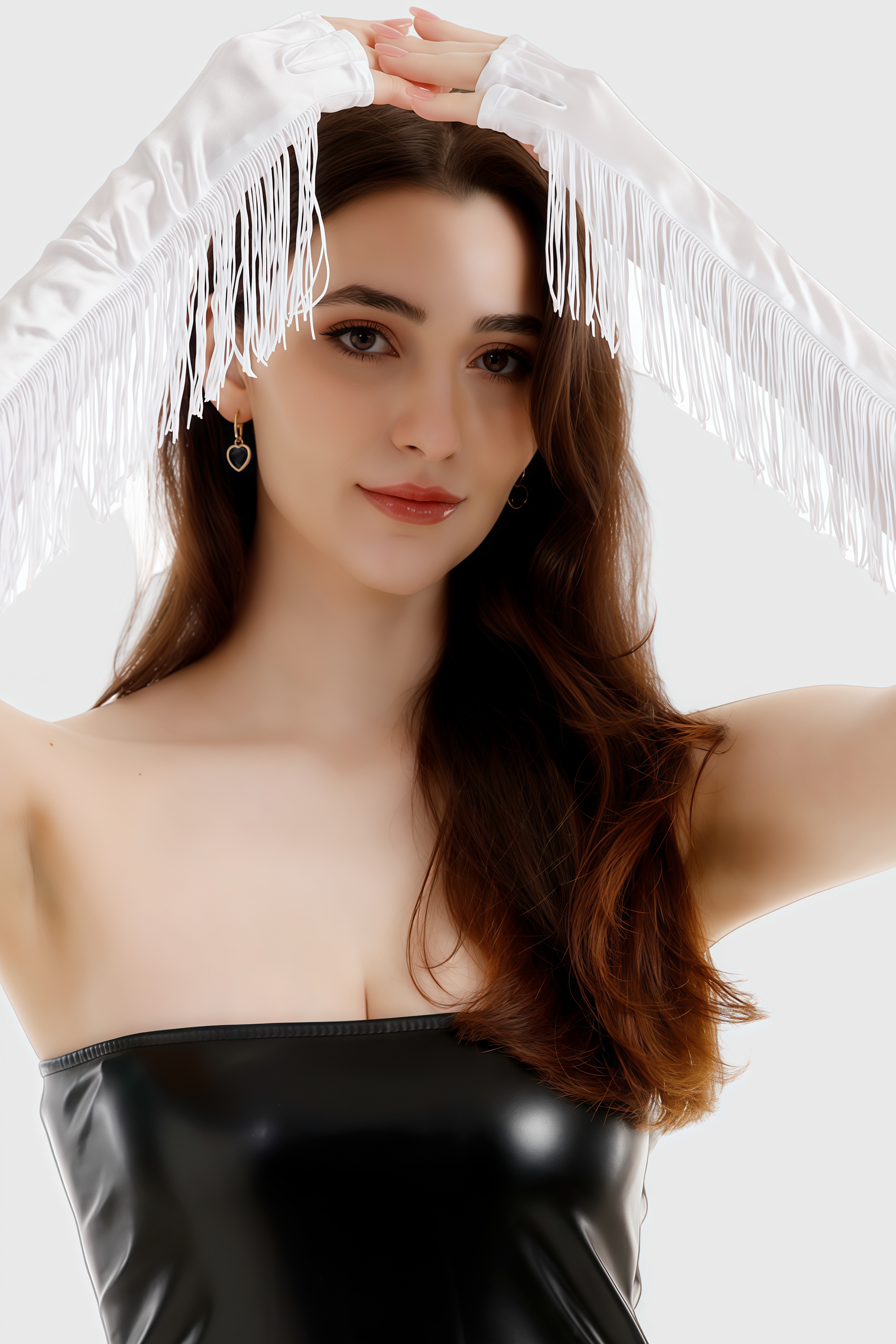 Liore White Half-Finger Fringe Gloves