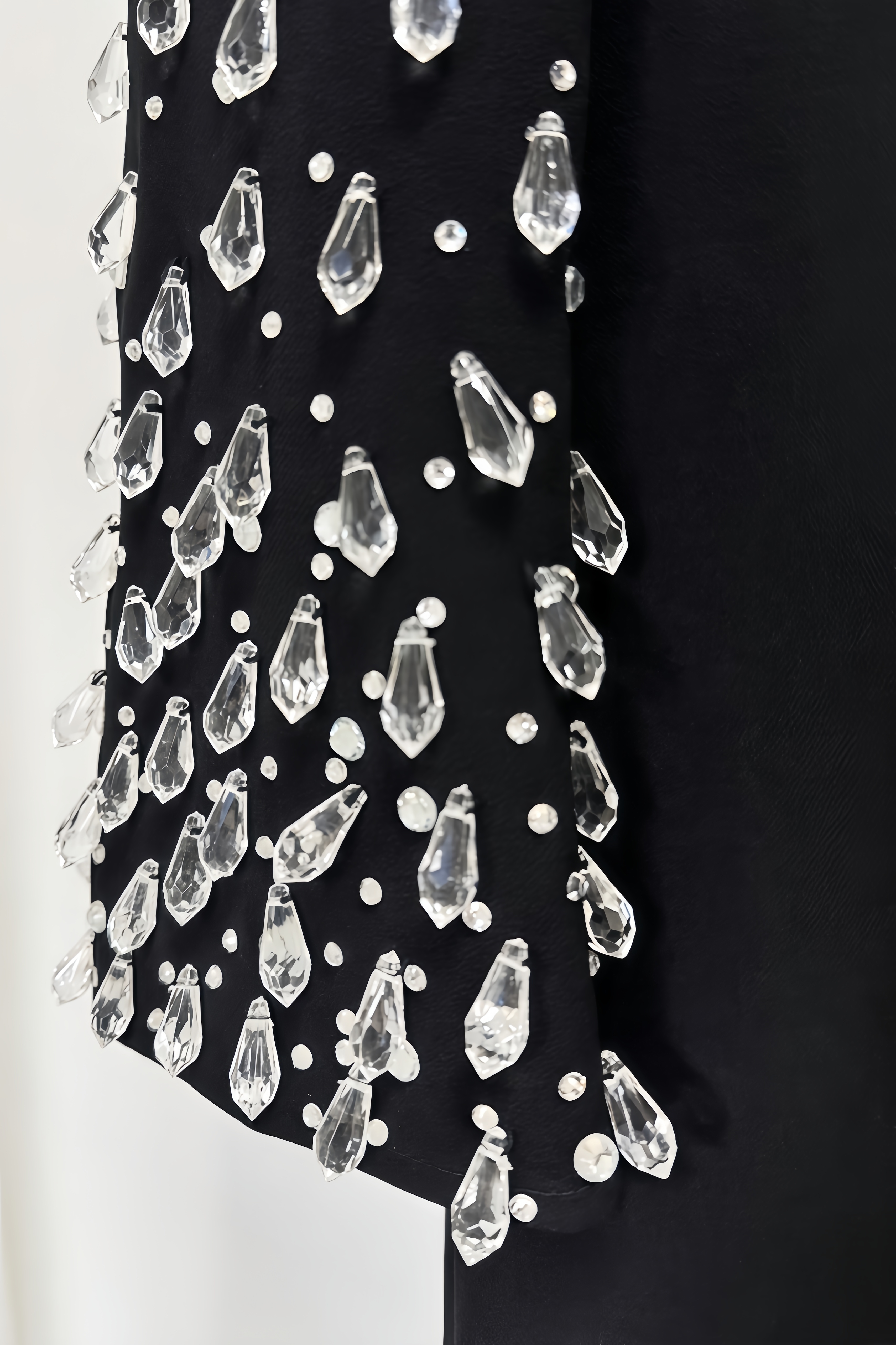 Conjunto Diamond-Embellished Maxi Dress