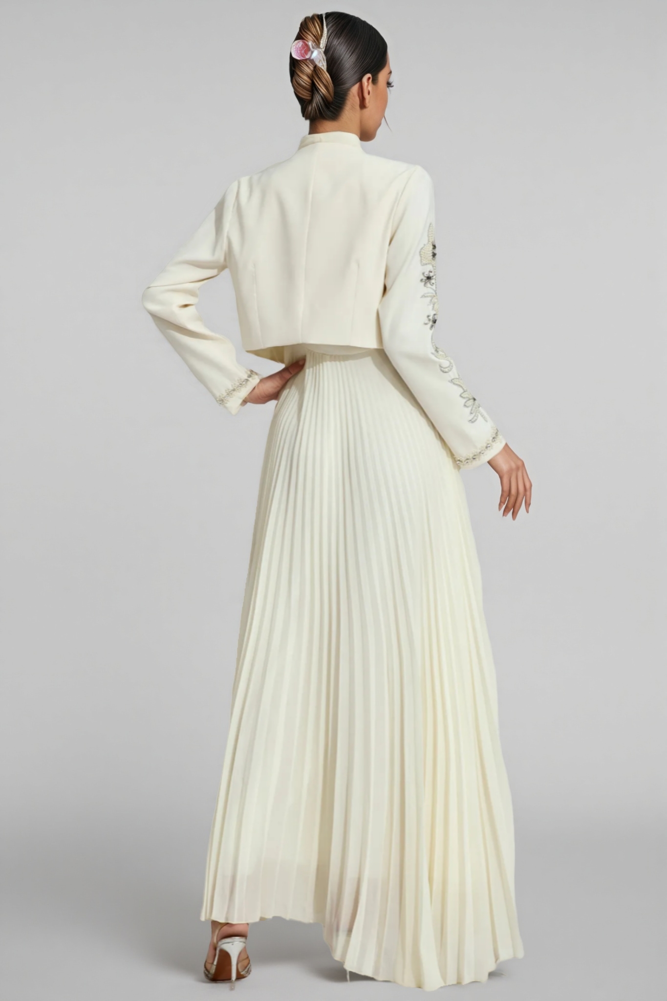 Delsld White Beads Embellished Set