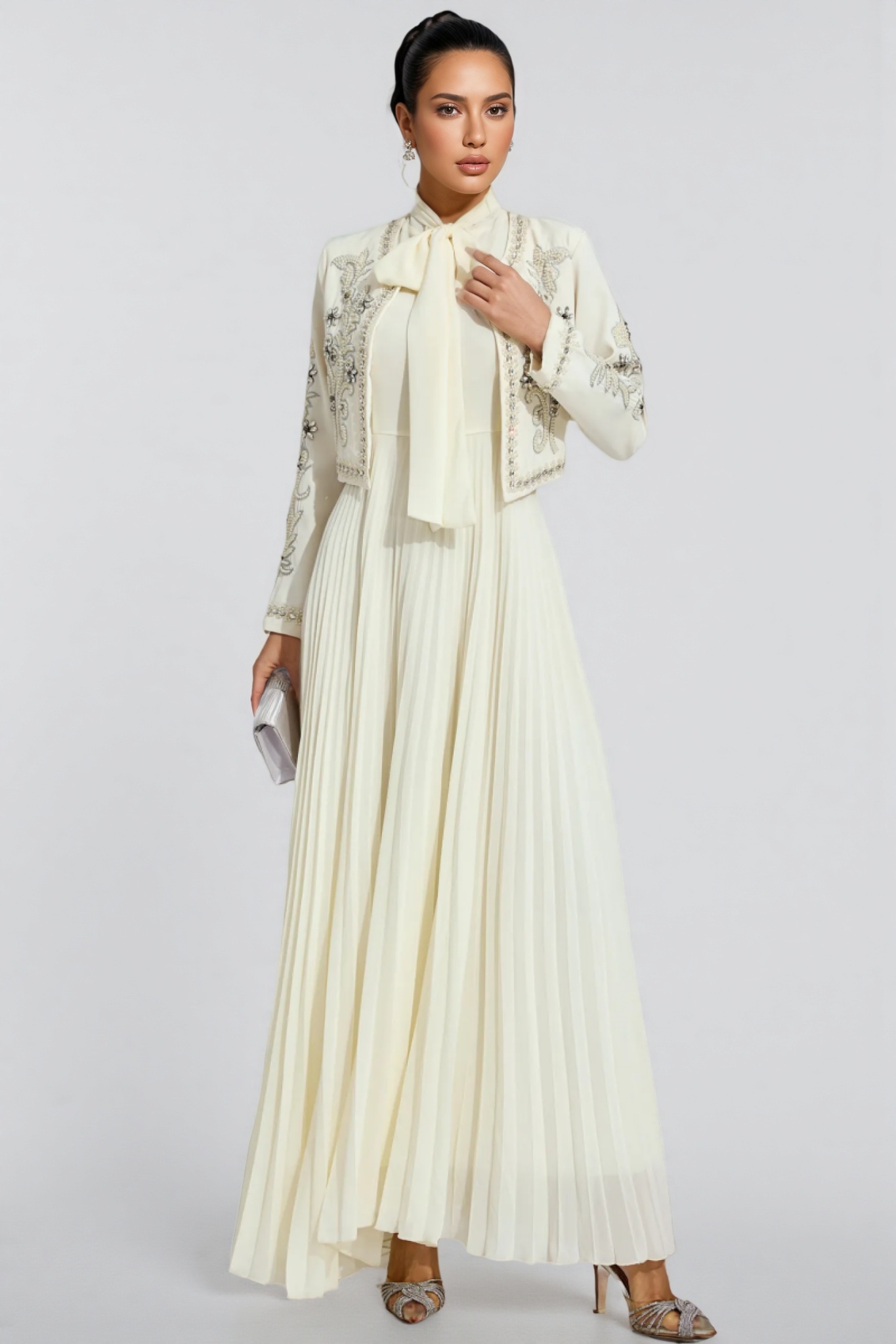 Delsld White Beads Embellished Set