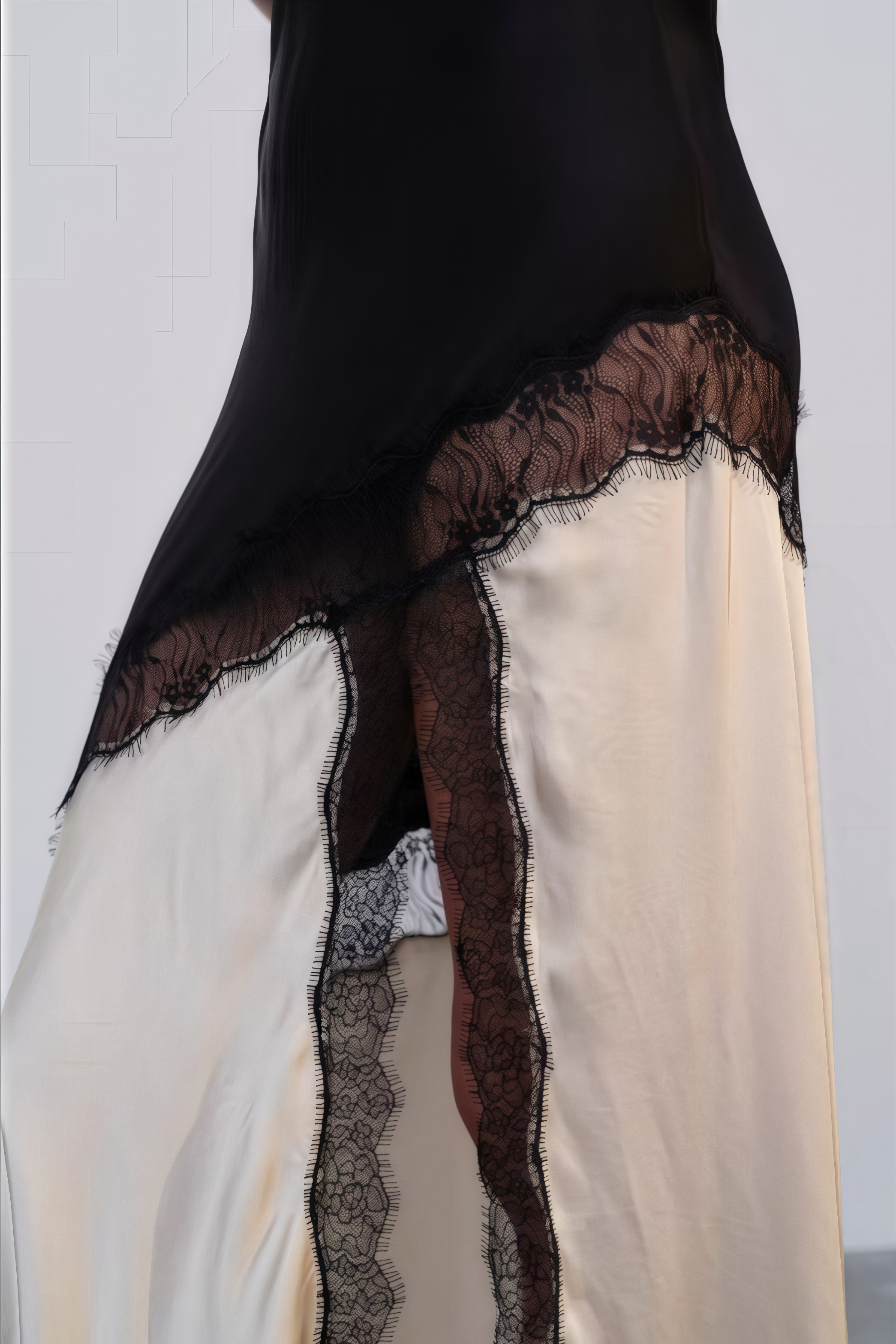 Danidse Sleeveless Lace Maxi Dress