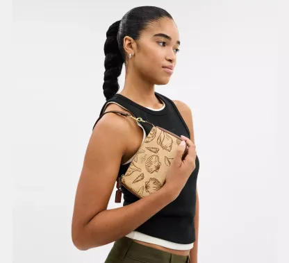 Nolita 19 In Signature Canvas With Shell Print