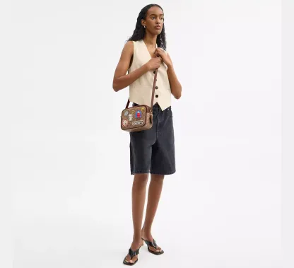 Cothtach X Peanuts Jamie Camera Bag In Signature Canvas With Patches