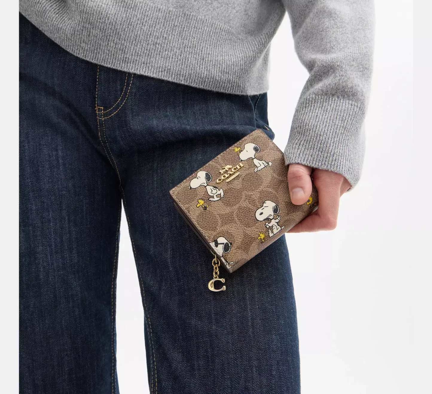 Peanuts Snap Wallet In Signature Canvas With Snoopy Print