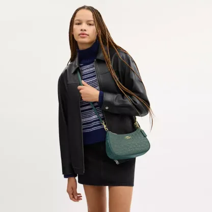 Teri Shoulder Bag In Blocked Signature Leather