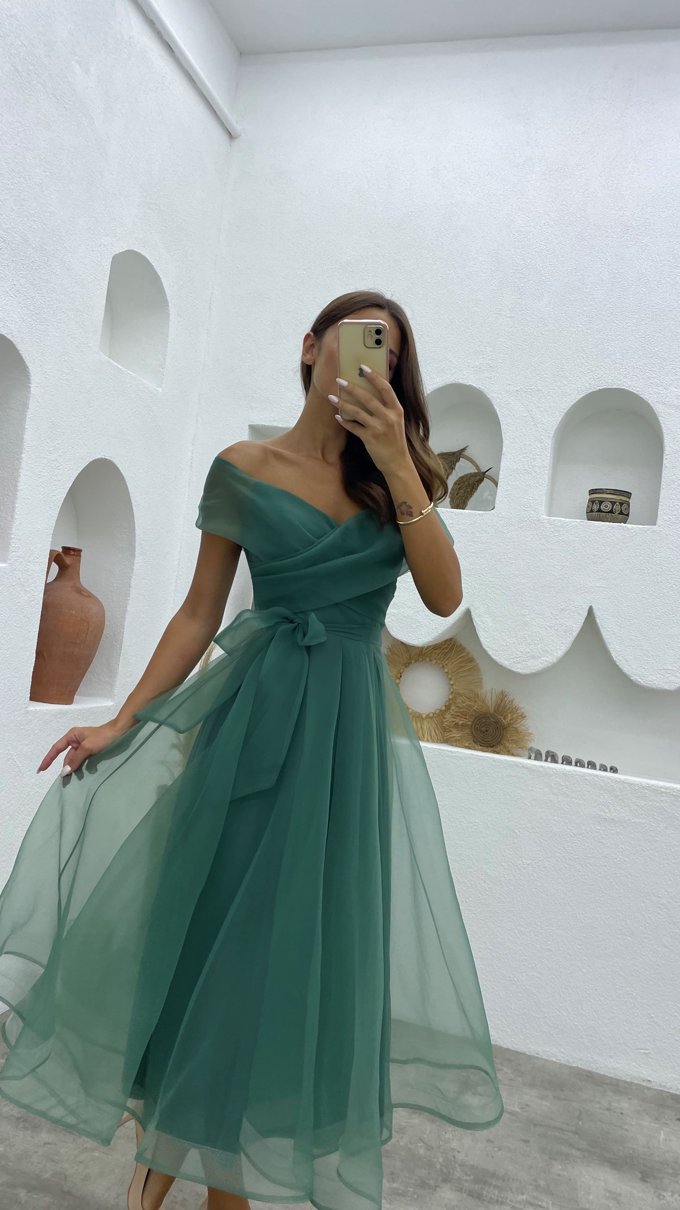 Green Boat Neck Belted Tulle Evening Dress