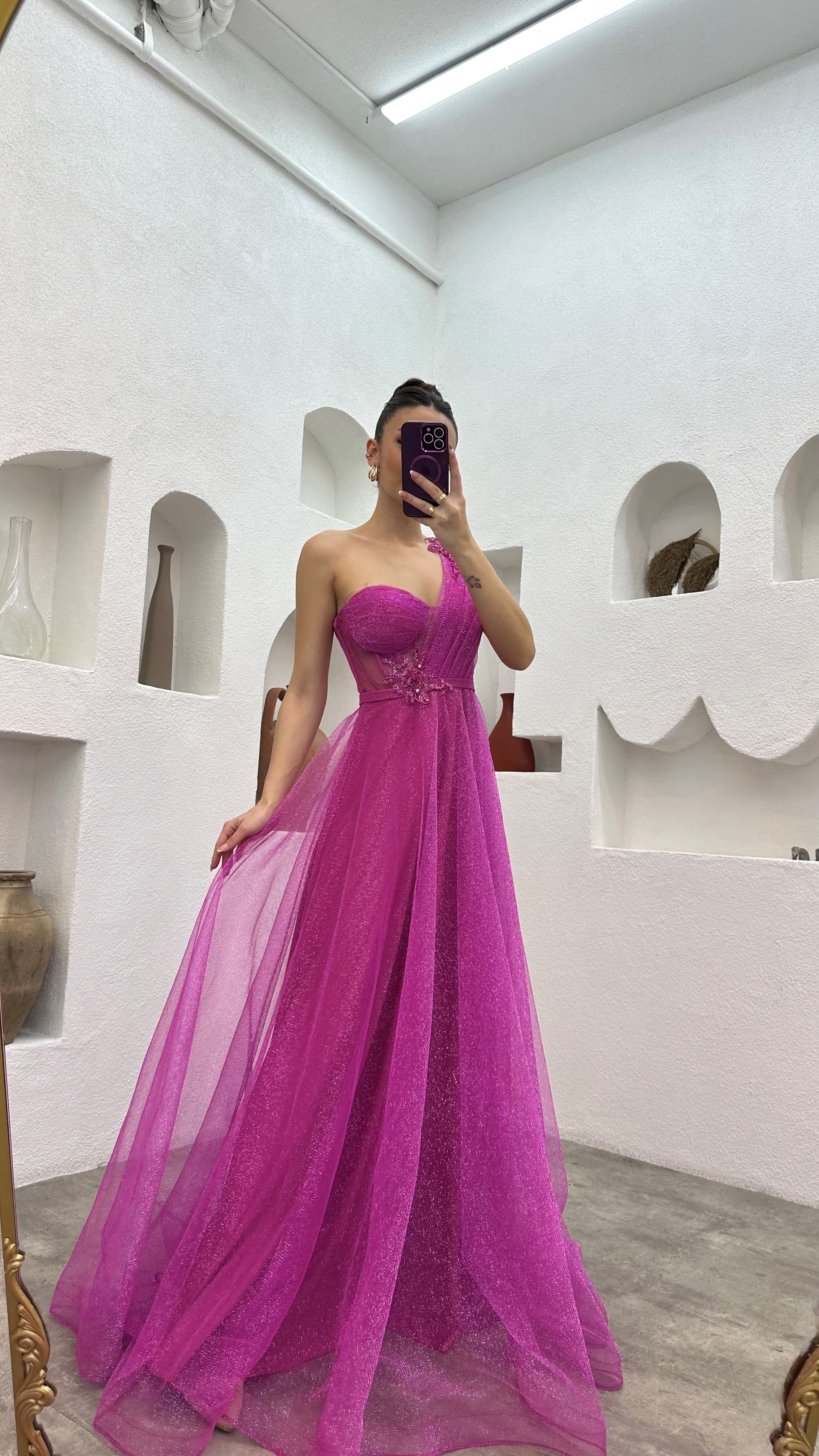 ONE SHOULDER EMBROIDERY DETAIL GLITTERY TULLE EVENING DRESS