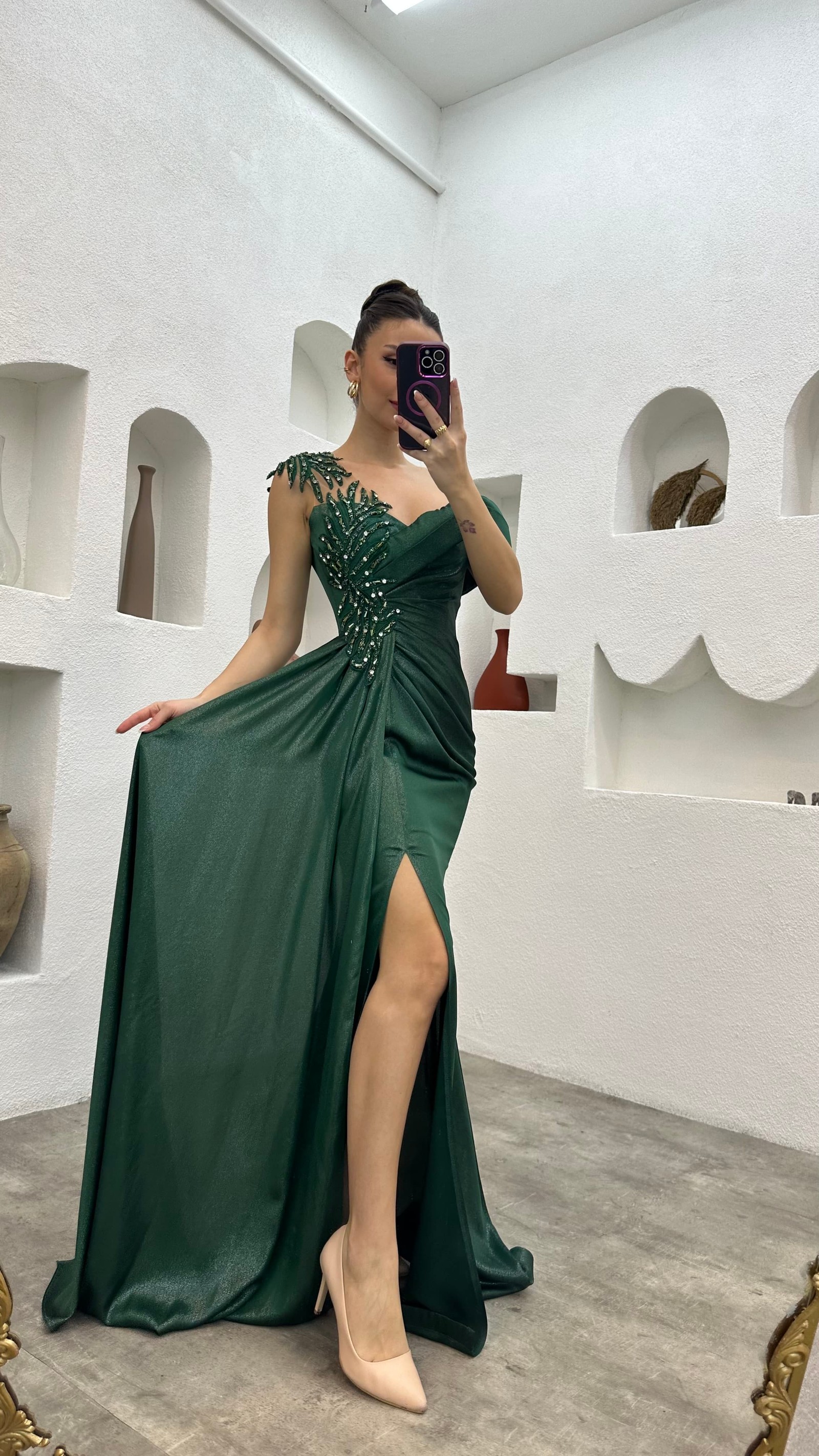 MINT GREEN EMBROIDERED DETAIL PLEATED EVENING DRESS