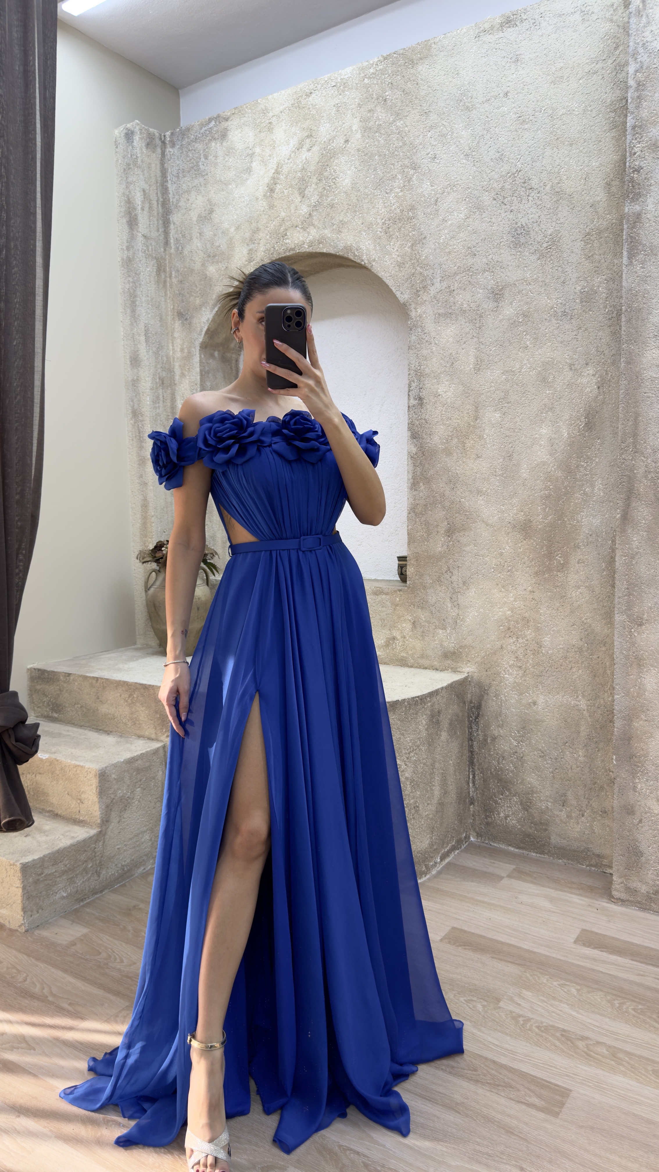 STRAPLESS CHEST ROSE WAIST DETAIL DESIGN EVENING DRESS