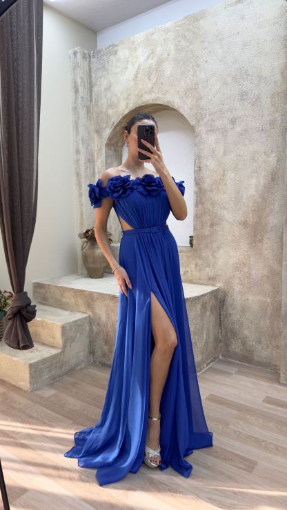 STRAPLESS CHEST ROSE WAIST DETAIL DESIGN EVENING DRESS